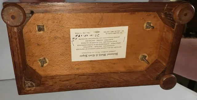 TK2-060: EARLY 19TH CENTURY FRENCH DIRECTOIRE MAHOGANY MANTLE CLOCK W/ GILT BRONZE ORMOLU MOUNTS