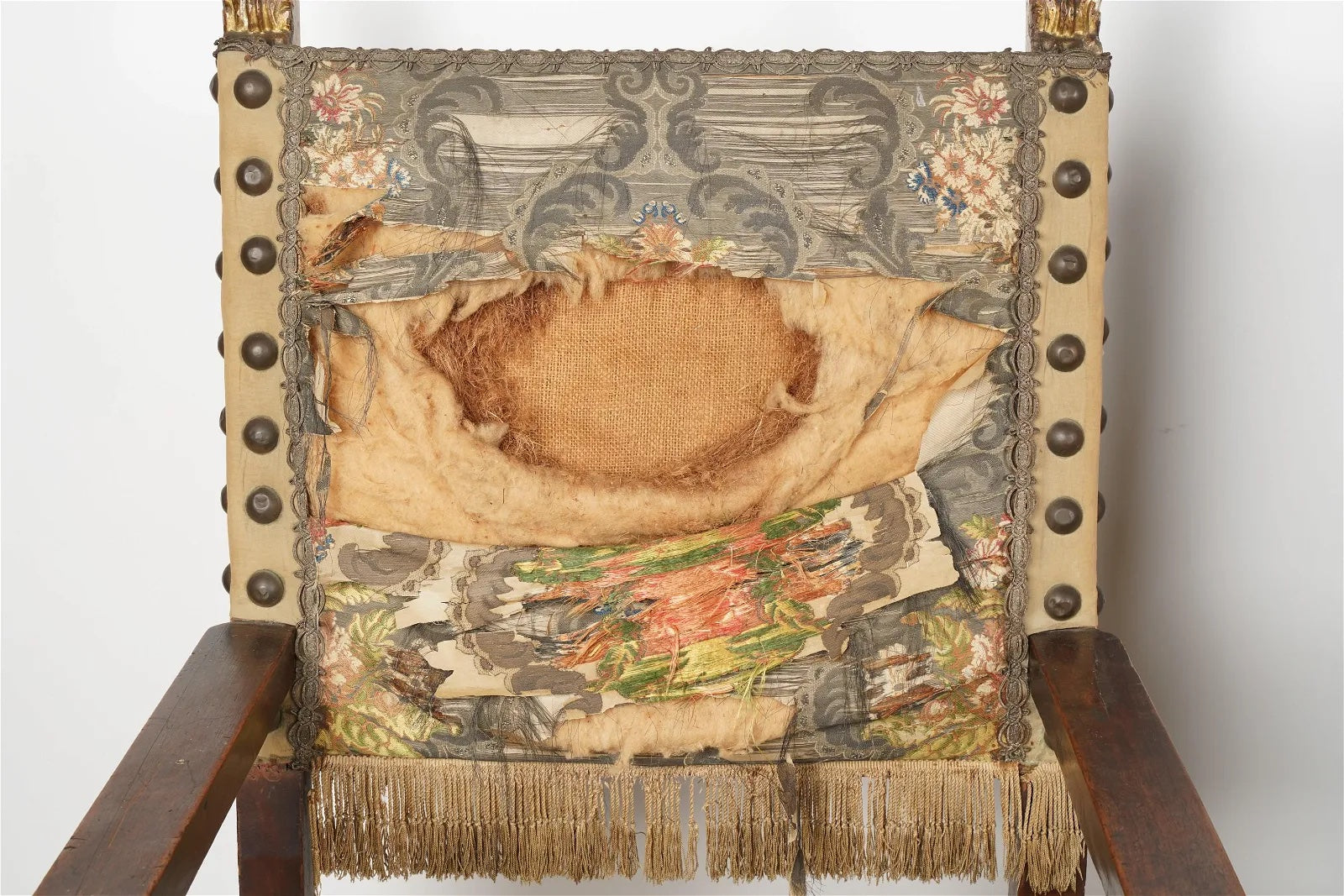 AF2-032: ANTIQUE PAIR OF MID 18TH C WALNUT SPANISH BAROQUE  HALL / THRONE ARMCHAIRS