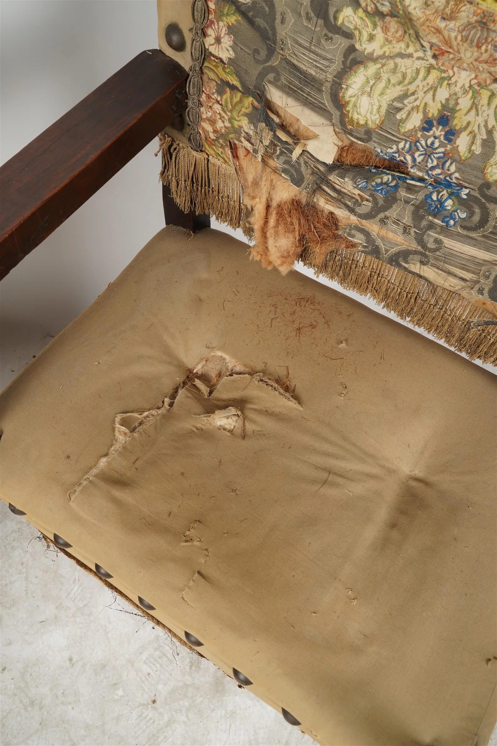 AF2-032: ANTIQUE PAIR OF MID 18TH C WALNUT SPANISH BAROQUE  HALL / THRONE ARMCHAIRS