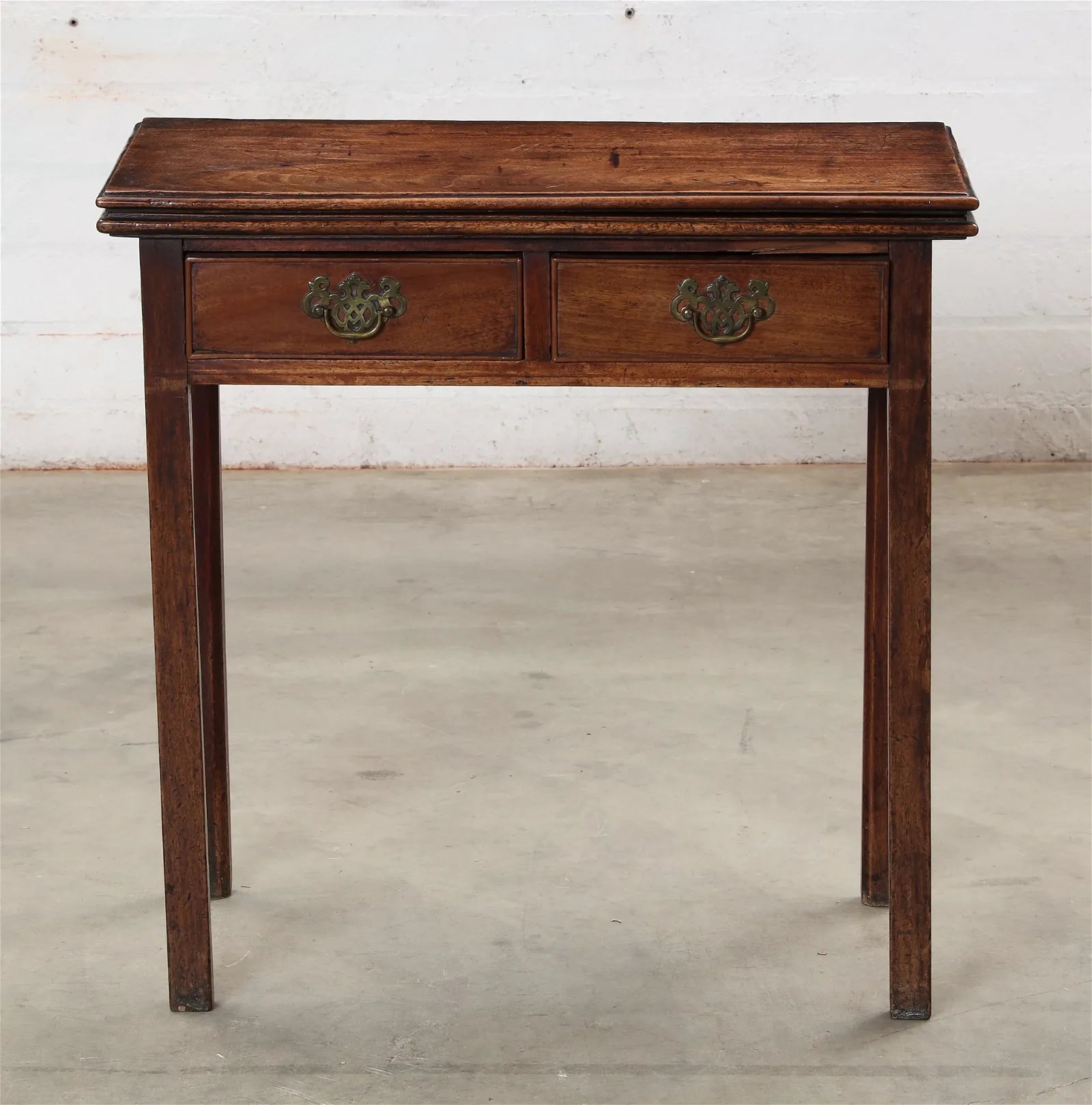 AF1-016: Late 18th C Period Antique English George III Mahogany Flip Top Card Table