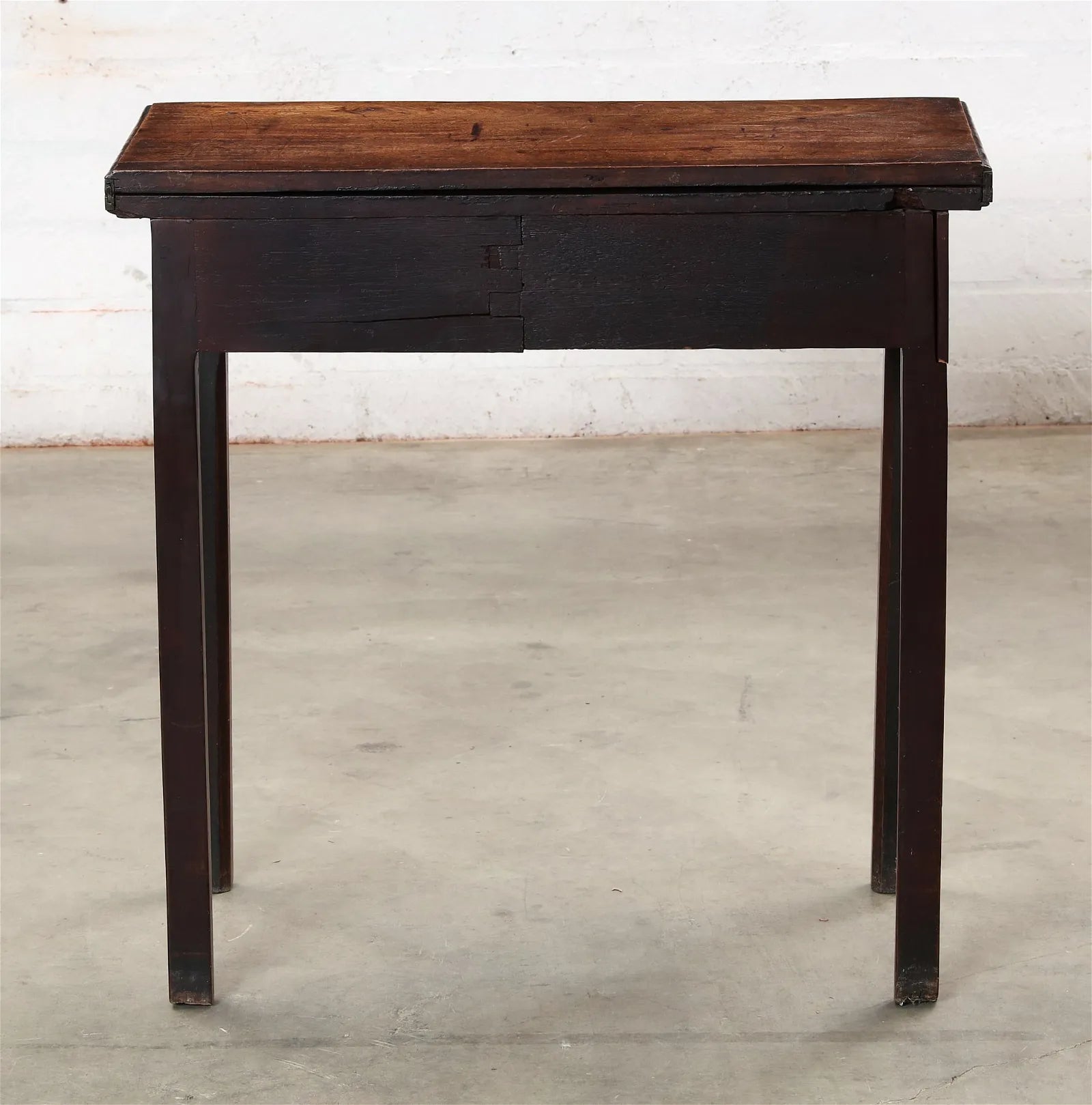 AF1-016: Late 18th C Period Antique English George III Mahogany Flip Top Card Table