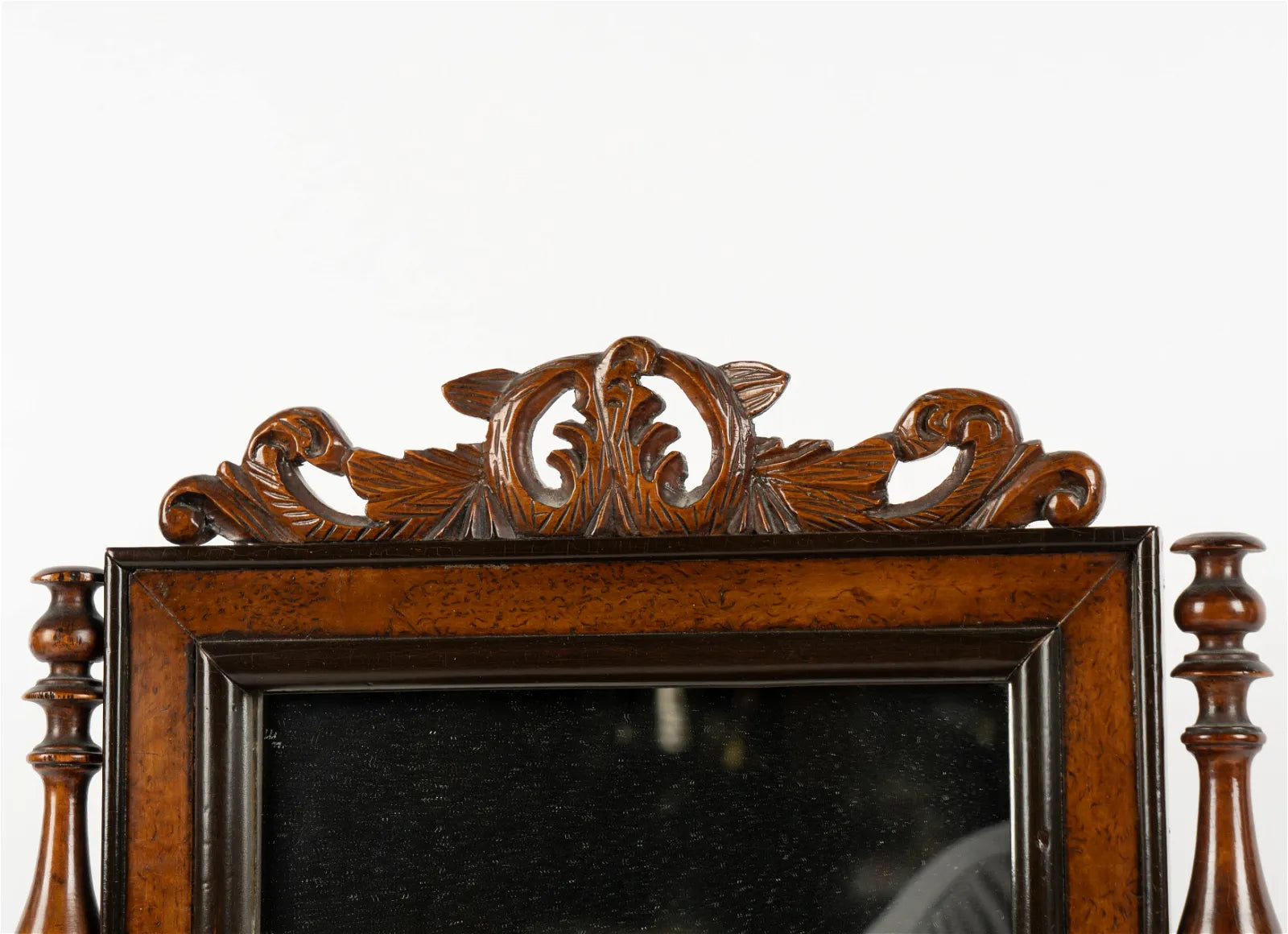 AF7-020: ANTIQUE EARLY 19TH CENTURY AMERICAN FEDERAL BURL WALNUT SHAVING MIRROR & STAND