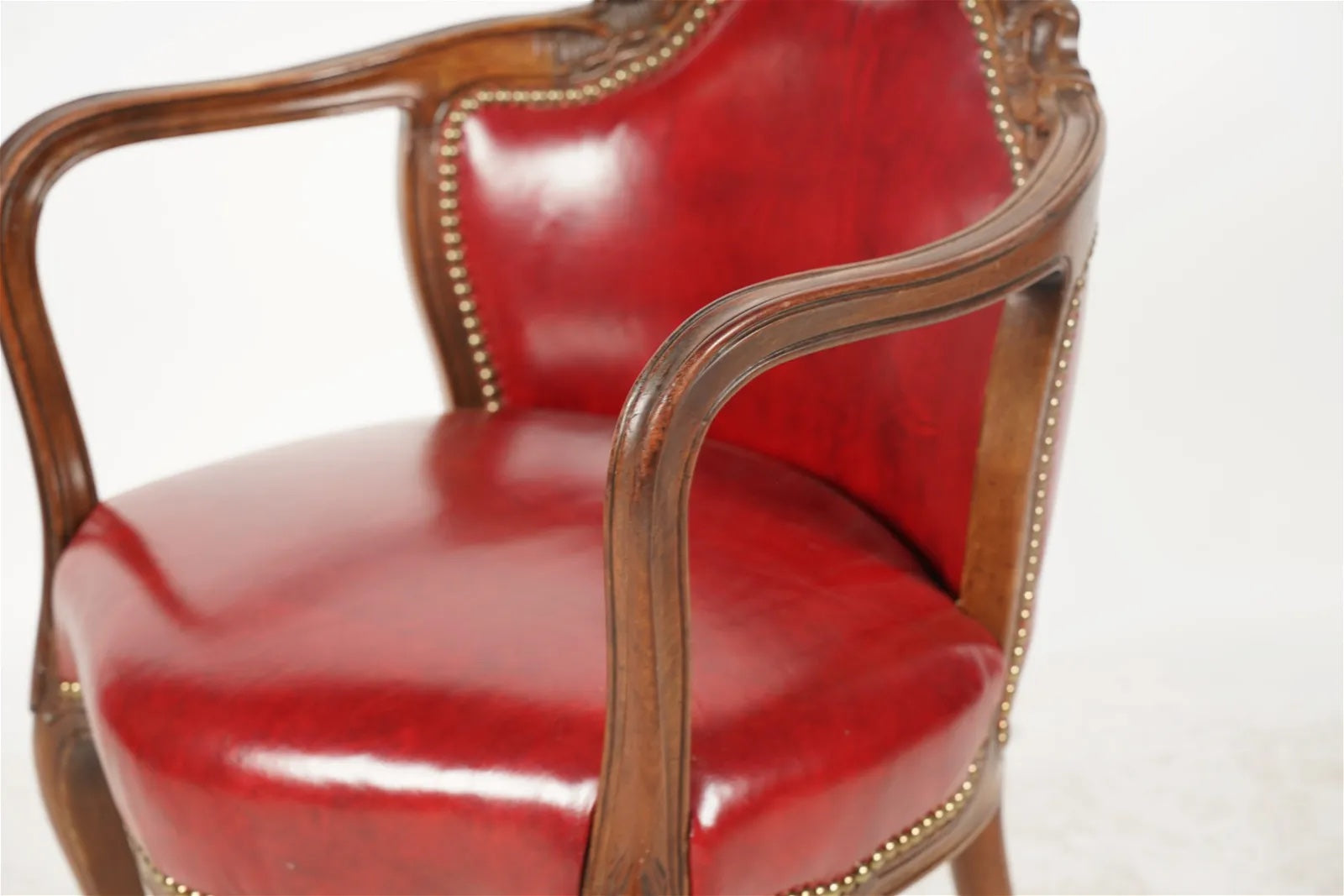 AF2-158: Antique Early 20th Century Rococo Style Carved Walnut Arm Chair W/ Red Leather Upholstery