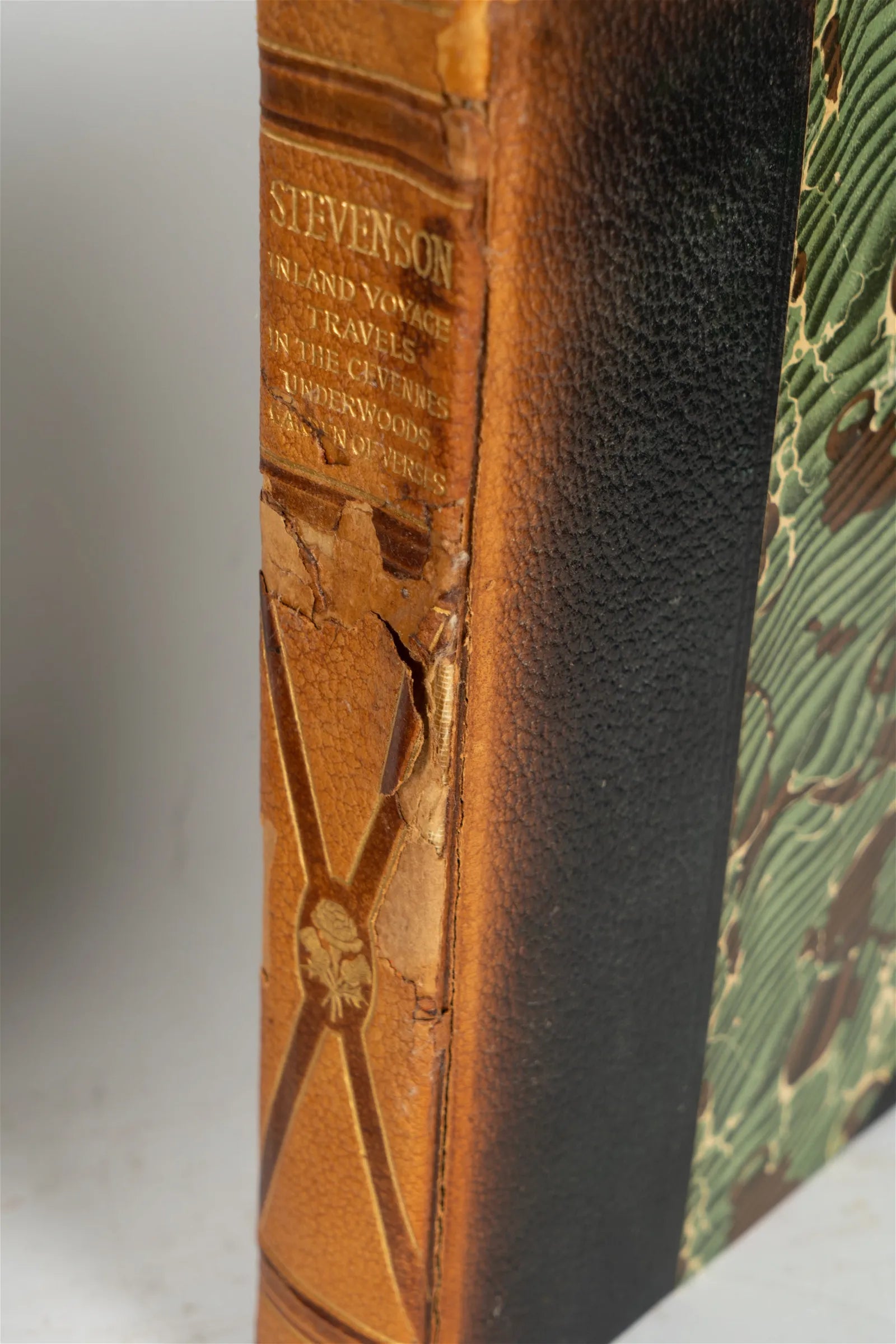 DA8-002: Late 19th C Leather Bound Works of Robert Louis Stevenson (8 Volumes)