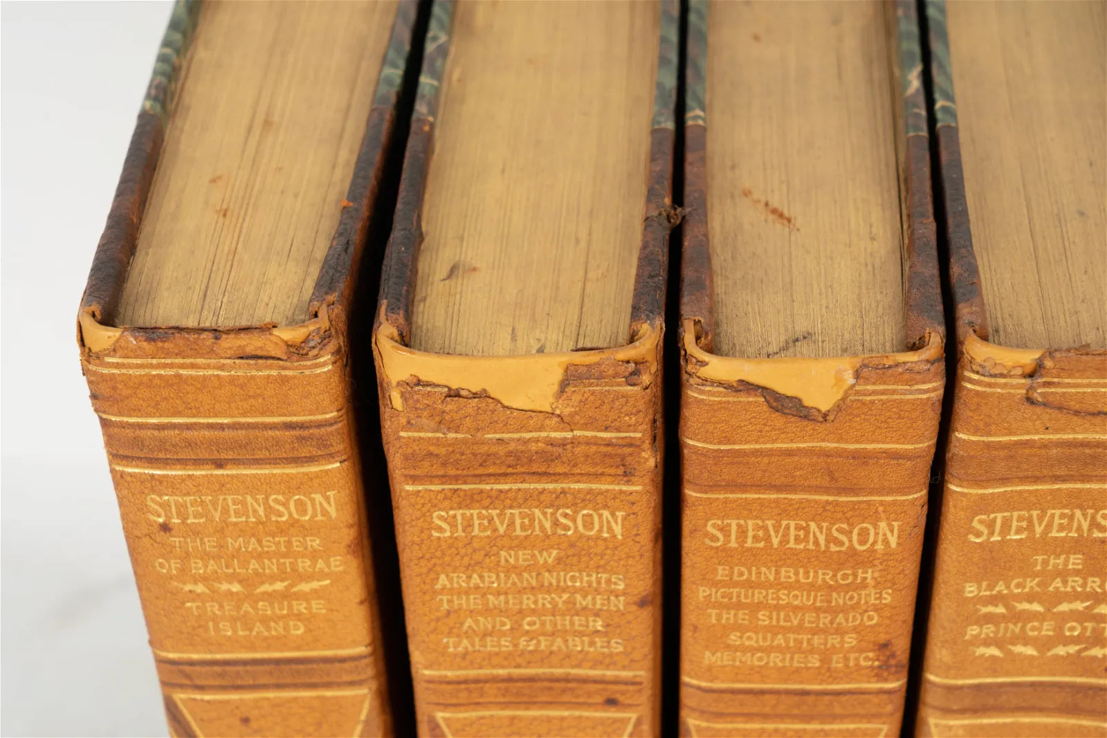 DA8-002: Late 19th C Leather Bound Works of Robert Louis Stevenson (8 Volumes)