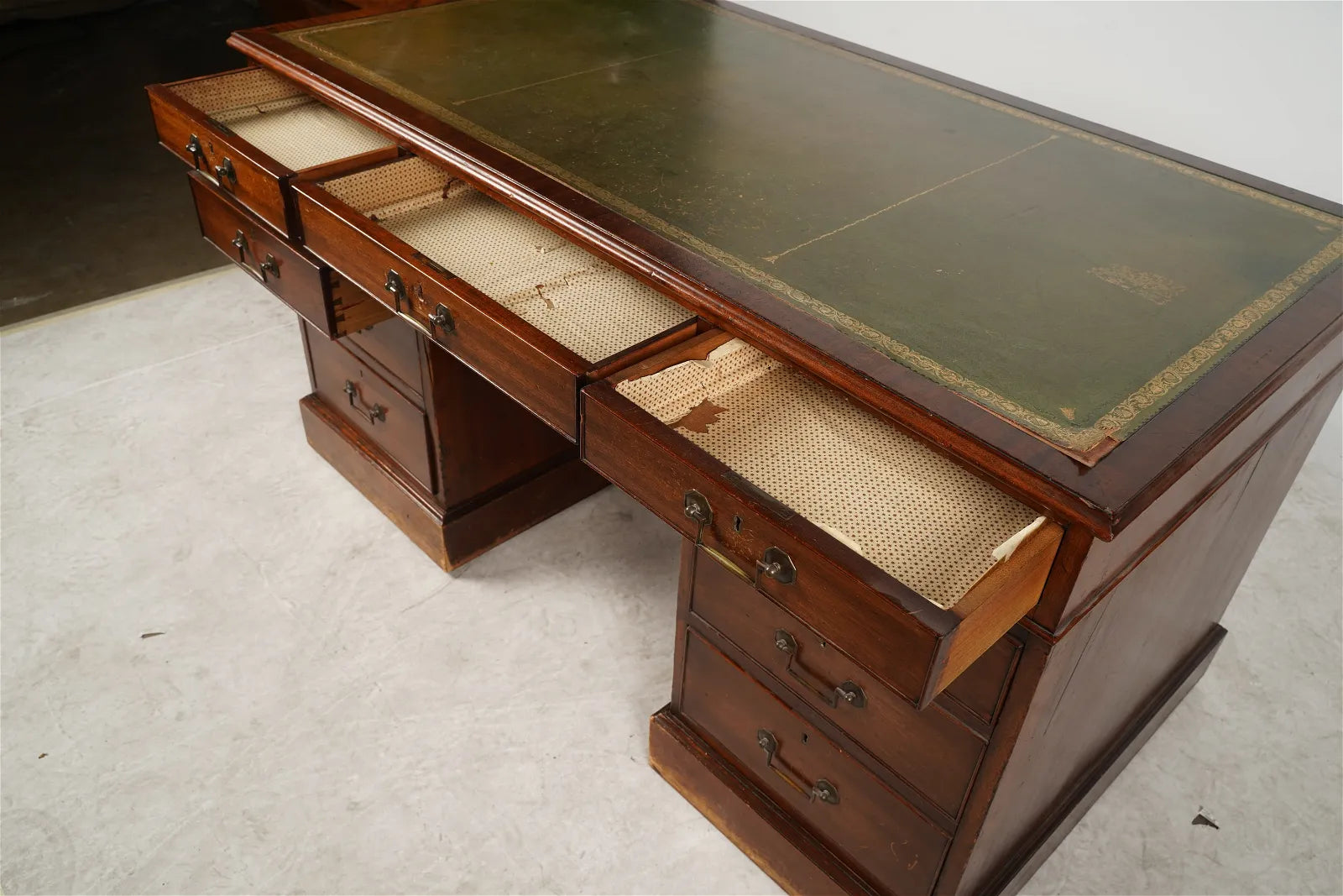 AF5-019: Restored Antique Mid 19th Century English Georgian Style  Mahogany Pedestal Desk W/ Leather Inset Top