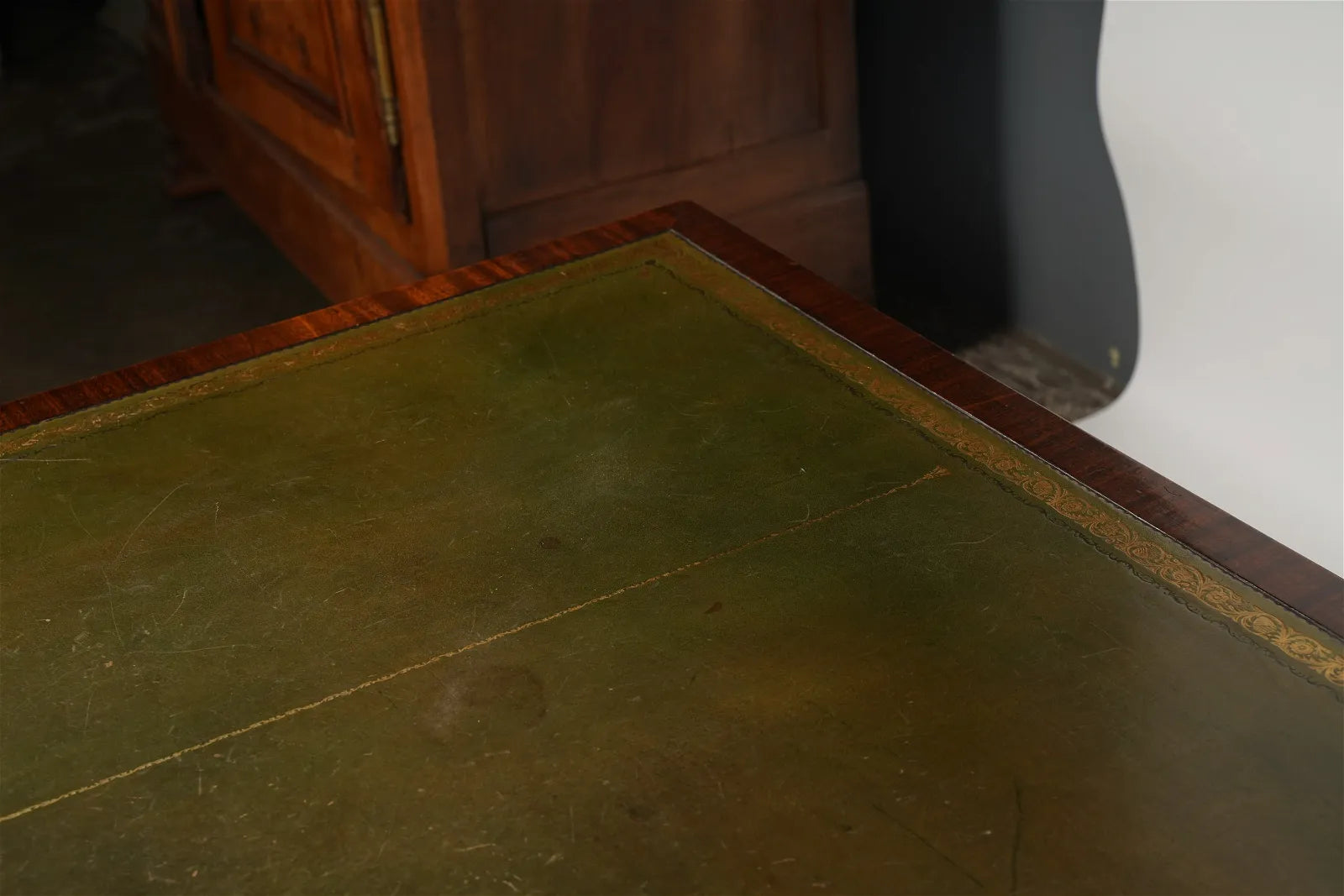 AF5-019: Restored Antique Mid 19th Century English Georgian Style  Mahogany Pedestal Desk W/ Leather Inset Top