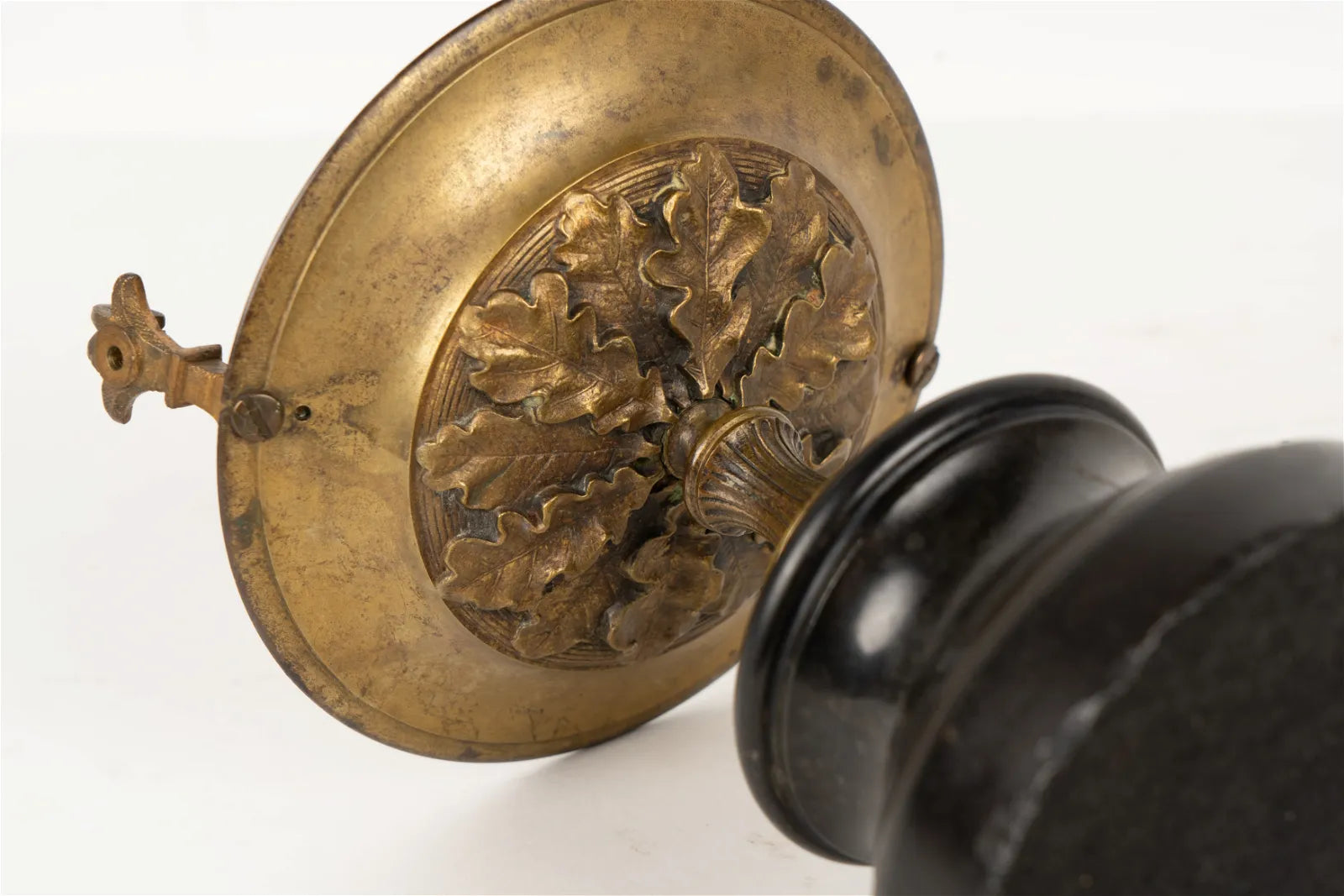 DA2-017: Mid 19th Century Bronze Tazza on Marble Base - Jules Moigniez (1835 - 1894)