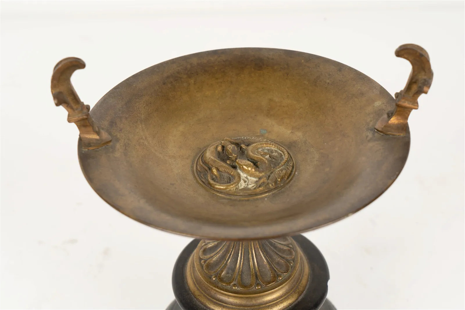 DA2-017: Mid 19th Century Bronze Tazza on Marble Base - Jules Moigniez (1835 - 1894)