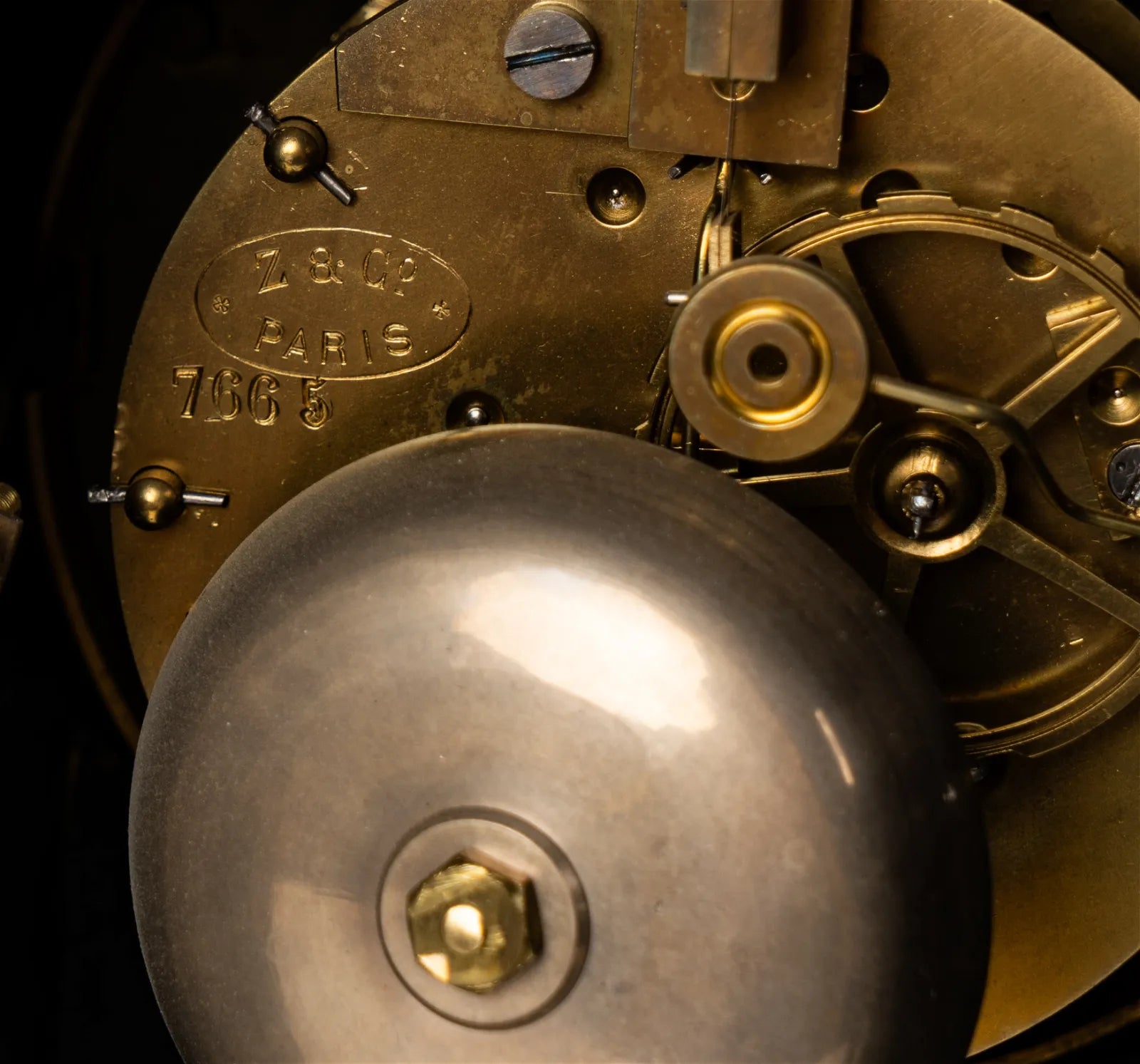 TK2-040: Early19th Century French Louis XV Style Mantle Clock With Boulle Inlay Case