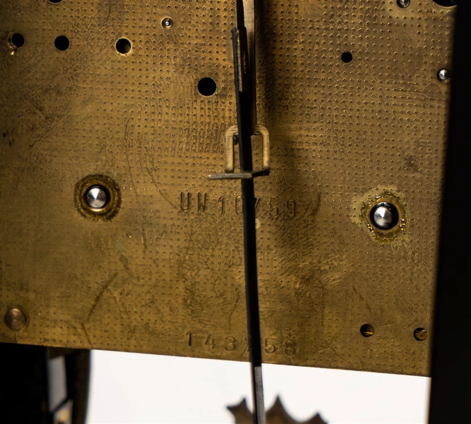 TK2-050: Early19th Century French Louis XV Style Mantle Clock With Boulle Inlay Case