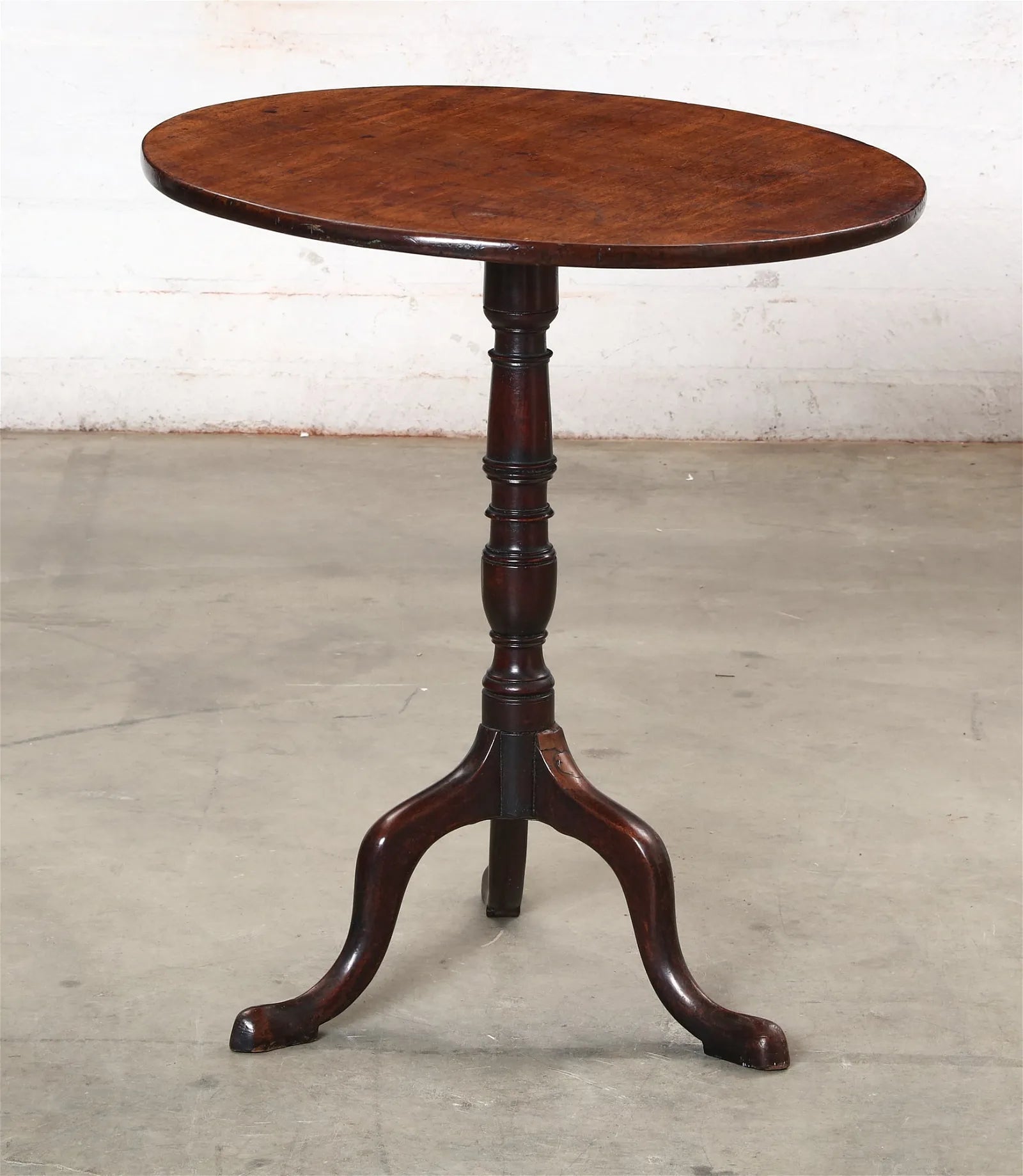 AF1-095:  Antique Late 18th English George III Mahogany Tilt Top Tripod Table