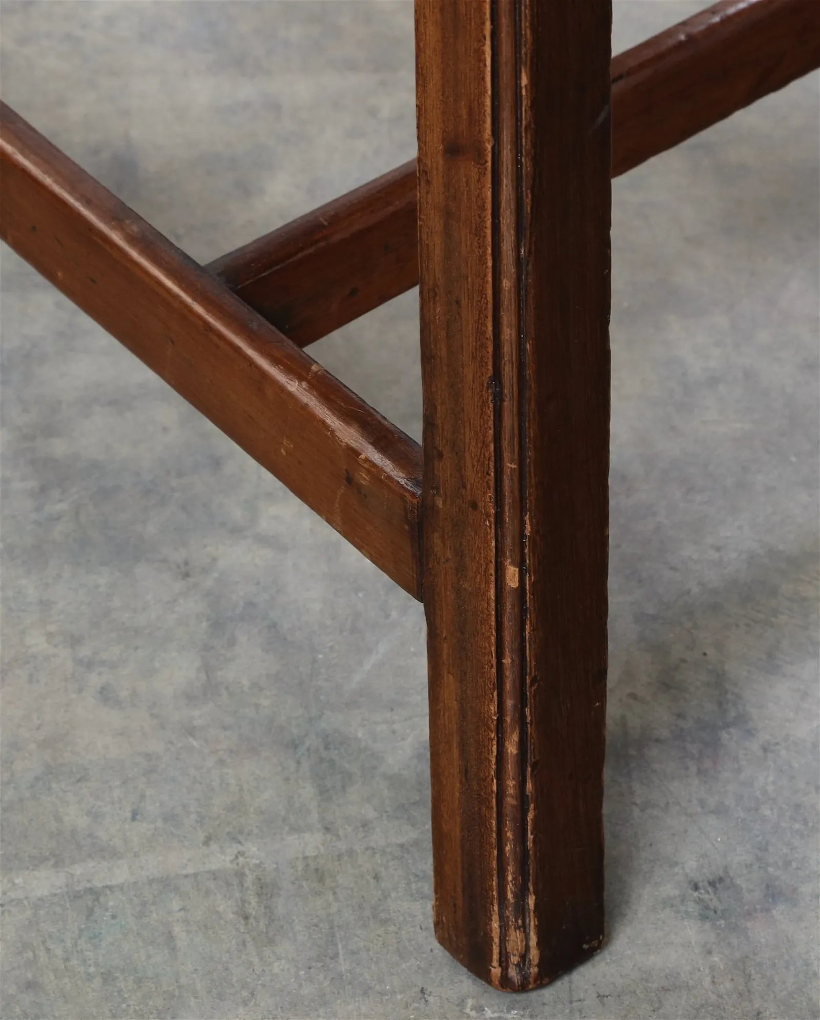 AF2-406: ANTIQUE PAIR OF LATE 18TH CENTURY ENGLISH GEORGE III CARVED MAHOGANY ARMCHAIRS