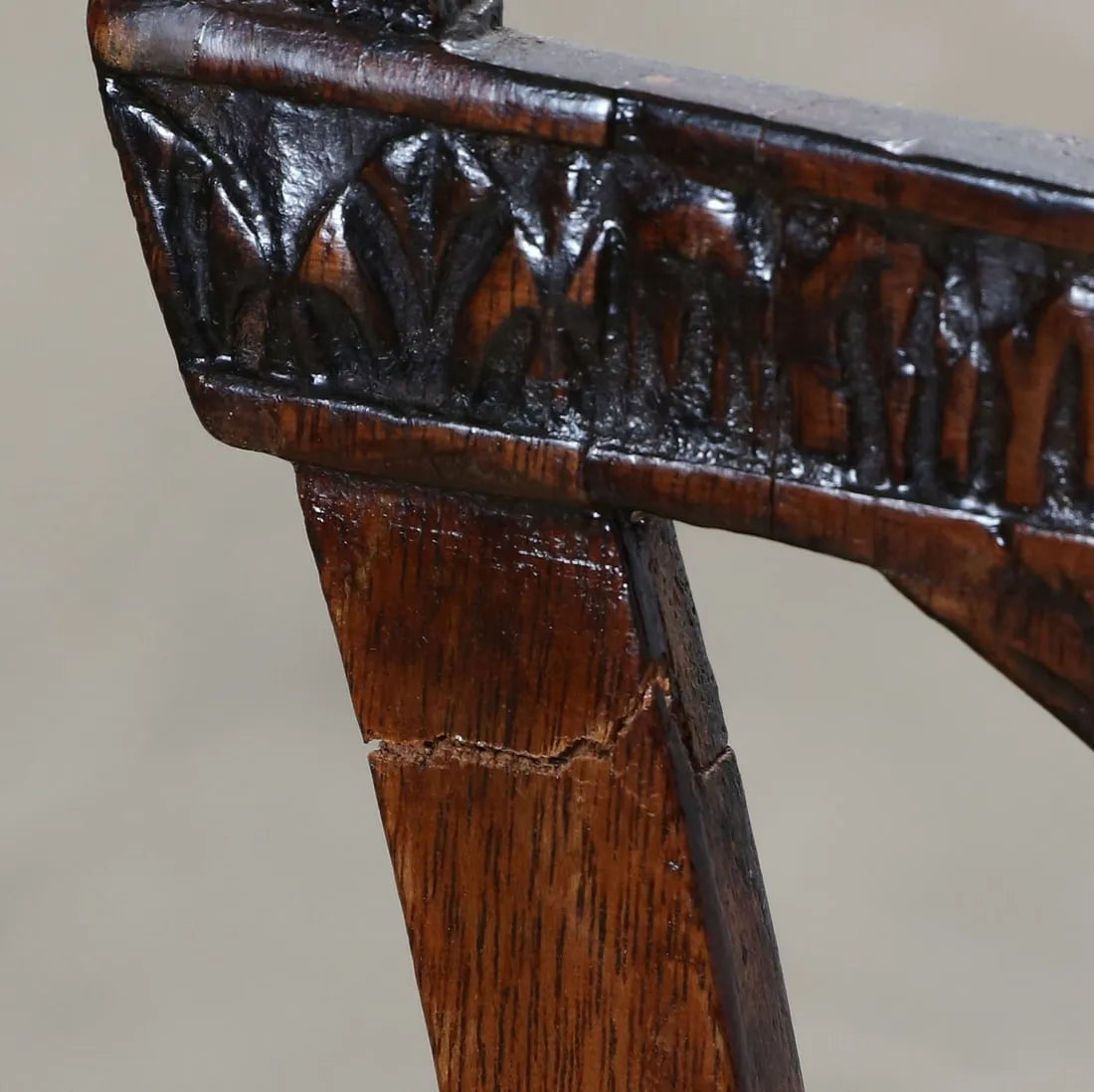 AF2-406: ANTIQUE PAIR OF LATE 18TH CENTURY ENGLISH GEORGE III CARVED MAHOGANY ARMCHAIRS