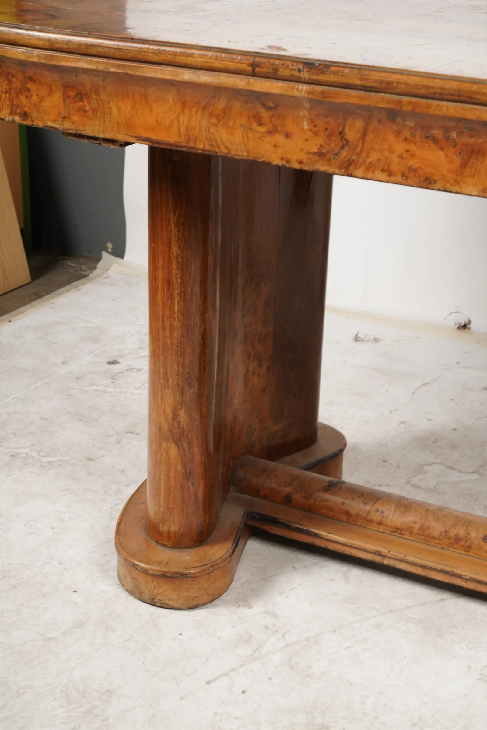 AF1-393: Antique Early 19th Century Austrian Biedermeier Burled Walnut Library Table