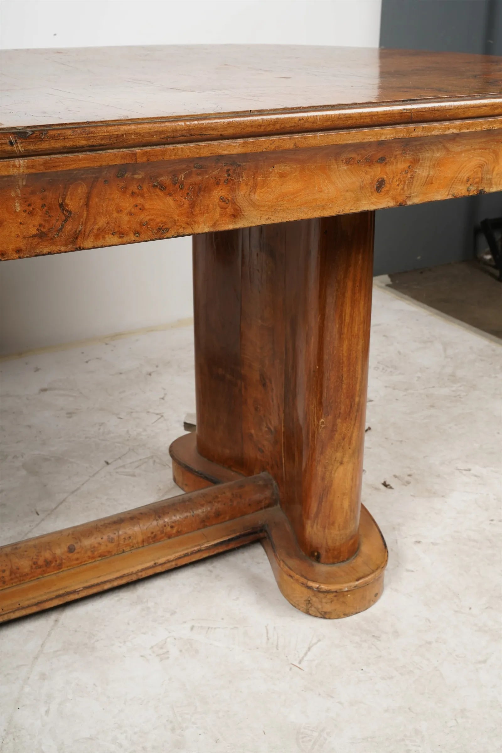 AF1-393: Antique Early 19th Century Austrian Biedermeier Burled Walnut Library Table