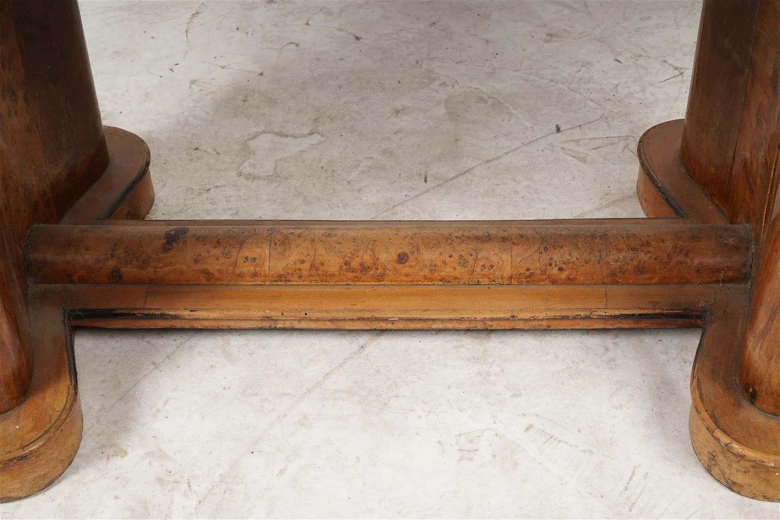 AF1-393: Antique Early 19th Century Austrian Biedermeier Burled Walnut Library Table