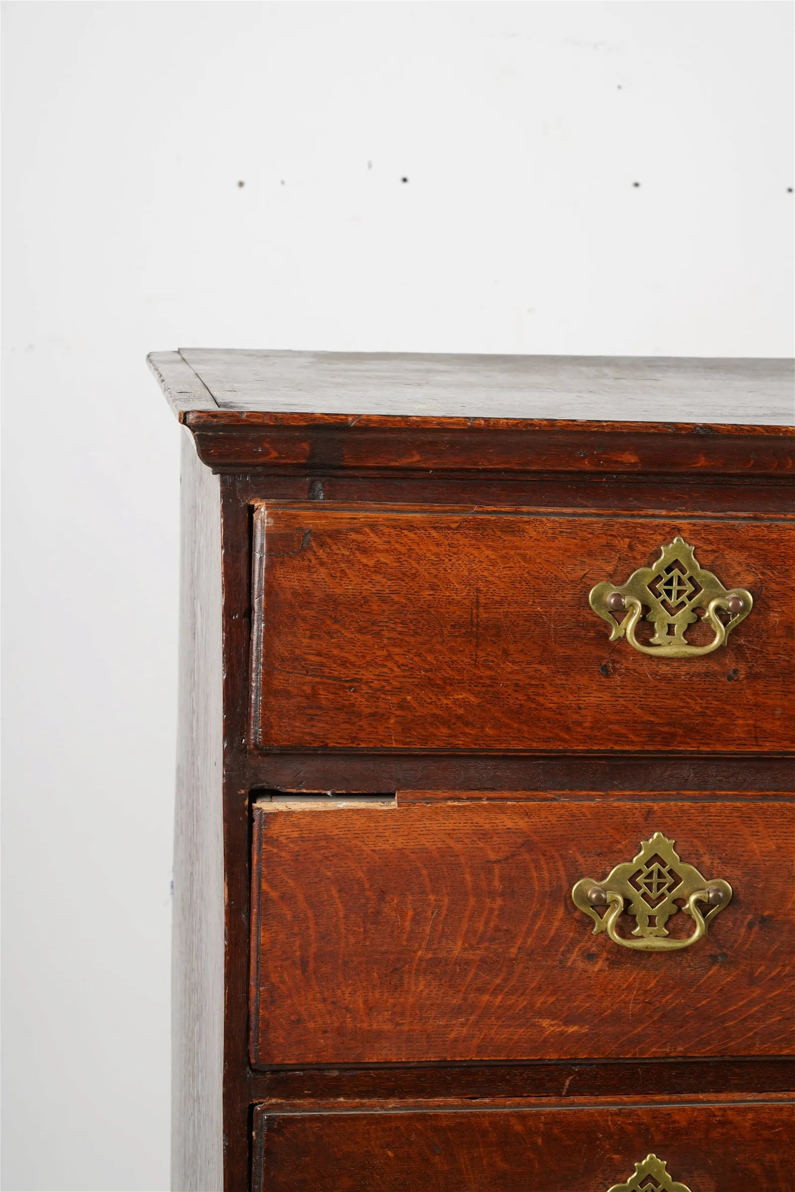 AF4-051: Antique English Queen Anne Quarter Sawn Oak Chest on Stand With Cabriole Legs Late 18th Century