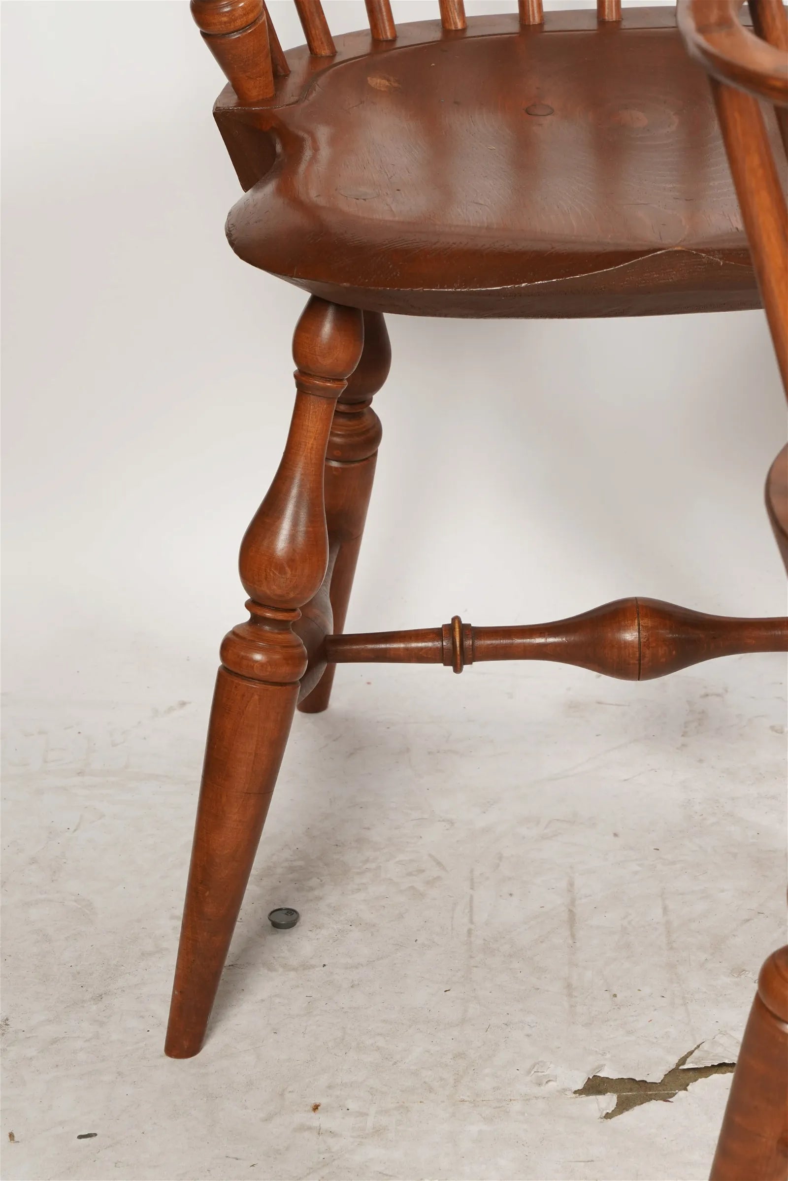 AF2-413: Vintage Set of 5 Late 20th Century Warren Chair Works Comb Back Windsor Armchairs