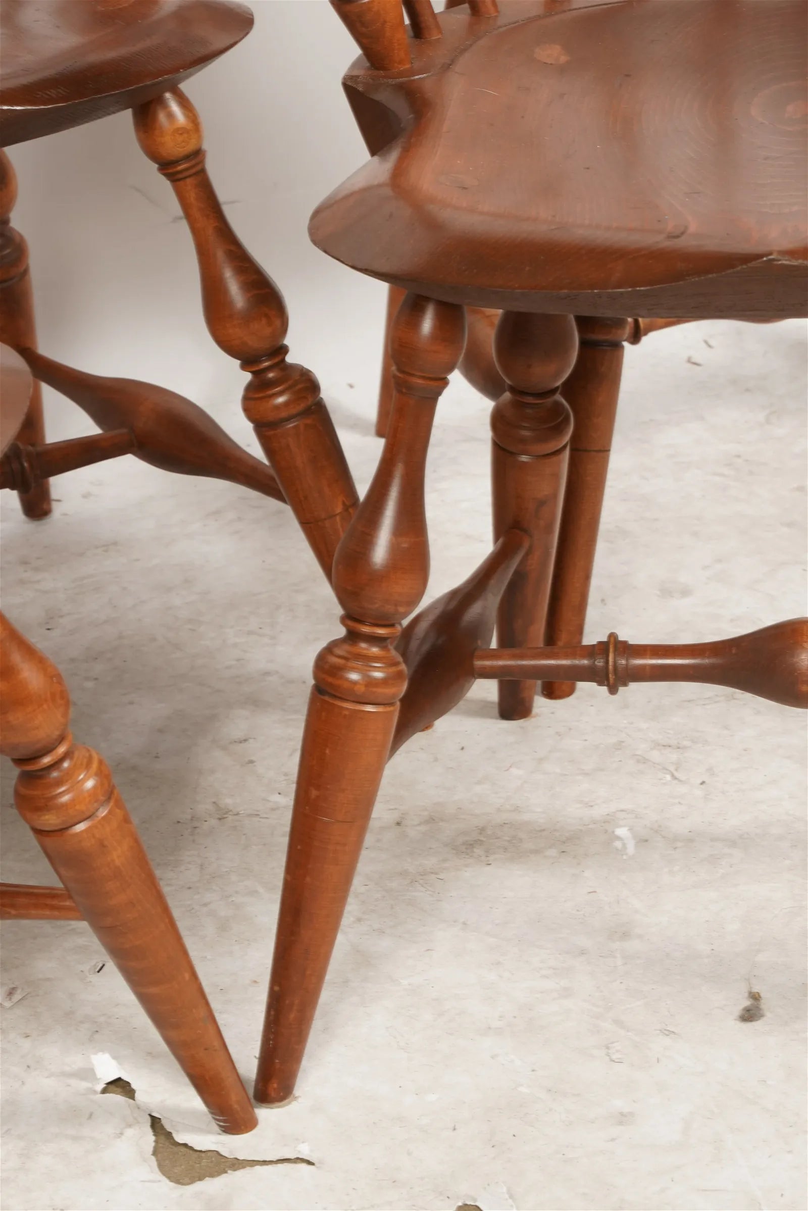 AF2-413: Vintage Set of 5 Late 20th Century Warren Chair Works Comb Back Windsor Armchairs