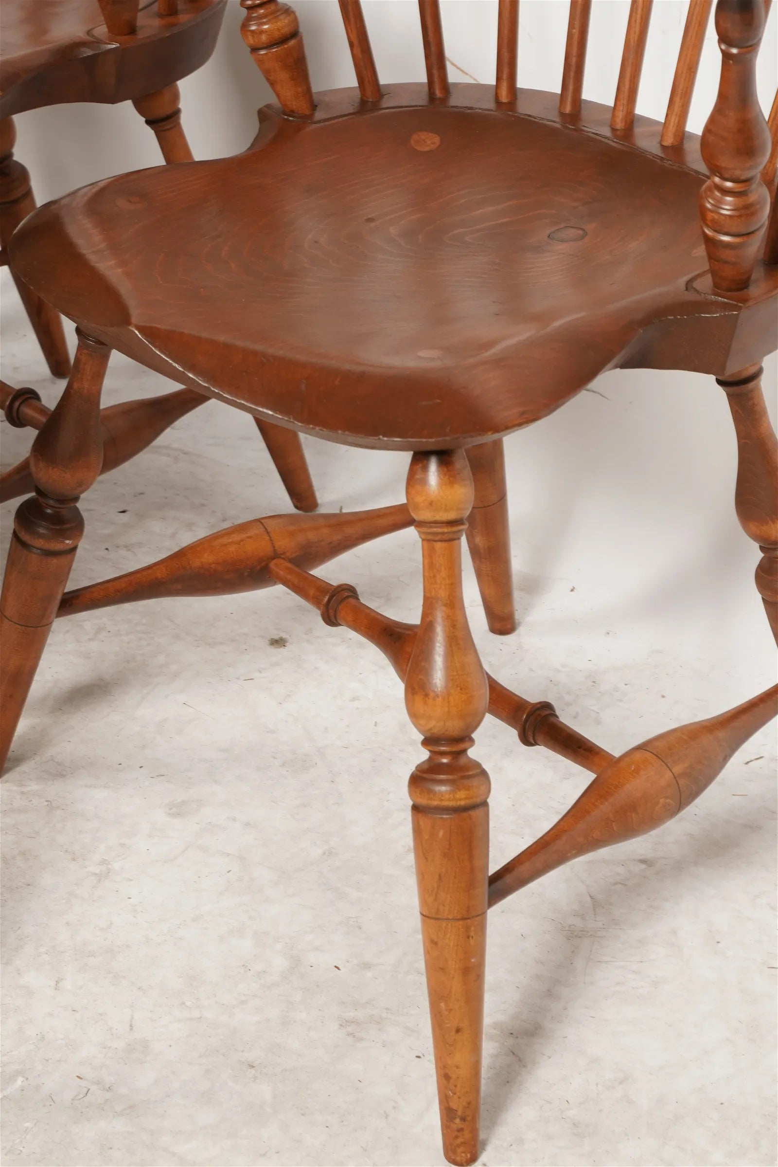 AF2-413: Vintage Set of 5 Late 20th Century Warren Chair Works Comb Back Windsor Armchairs