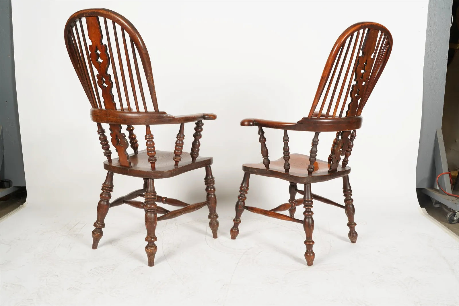 AF2-336: Pair of Antique Early - Mid 19th Century Yew Wood & Elm American Sack Back Windsor Armchairs