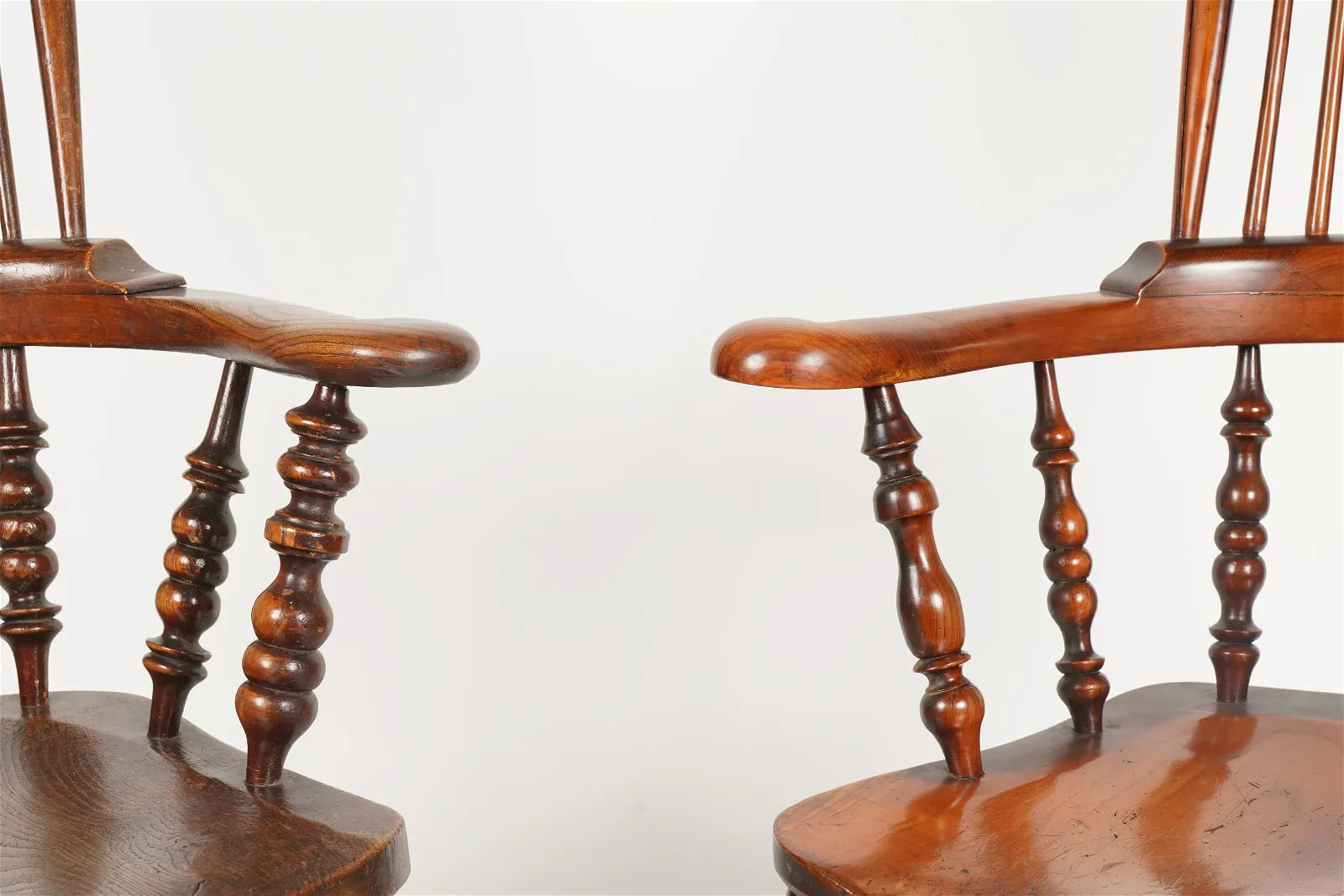 AF2-336: Pair of Antique Early - Mid 19th Century Yew Wood & Elm American Sack Back Windsor Armchairs
