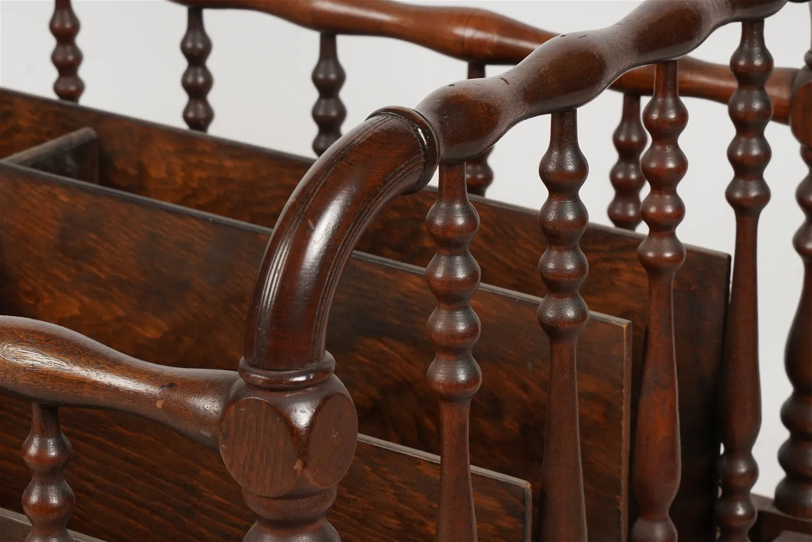 AF6-004: Antique Mid 19th American Victorian Mahogany Spool Child's Bed