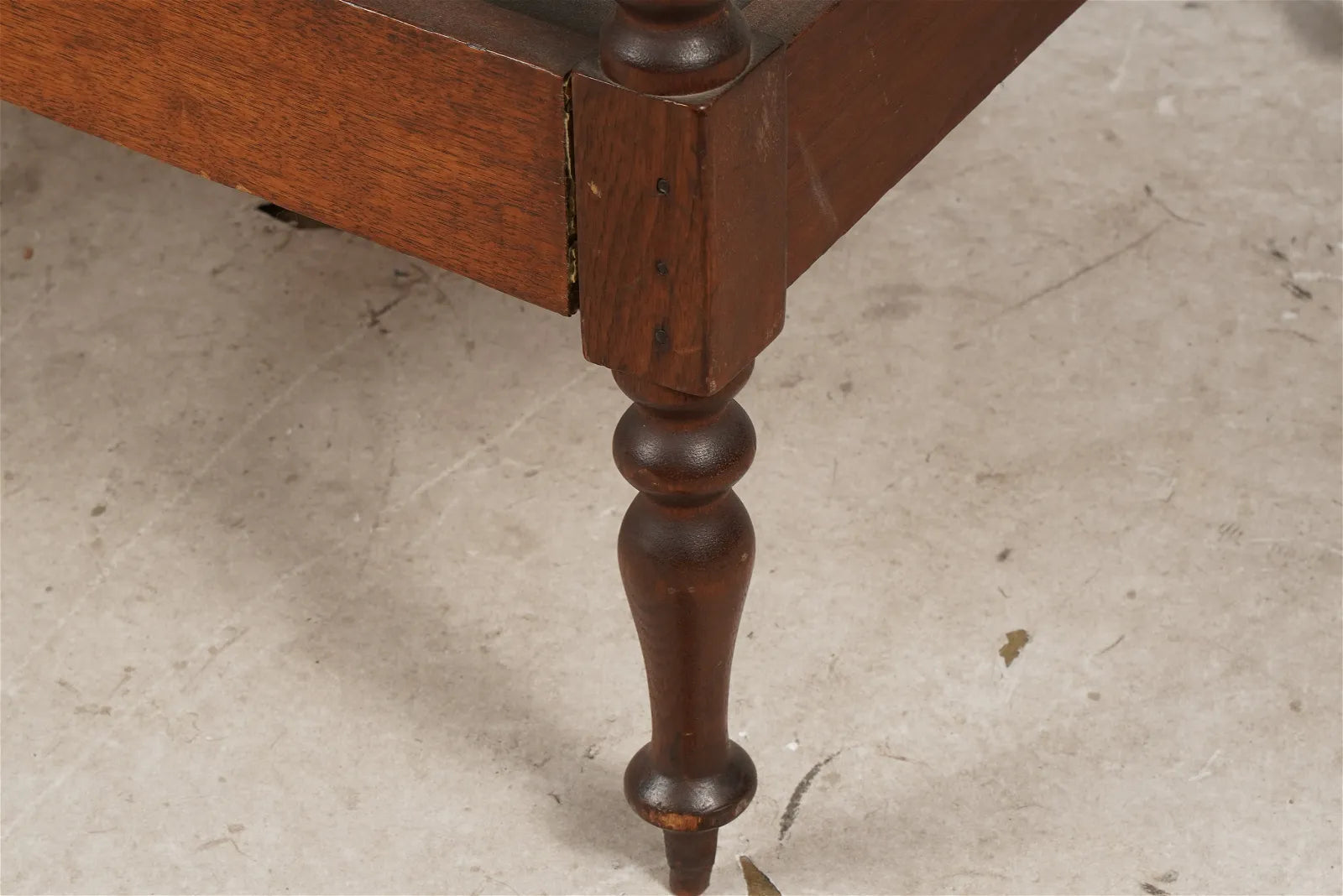 AF6-004: Antique Mid 19th American Victorian Mahogany Spool Child's Bed