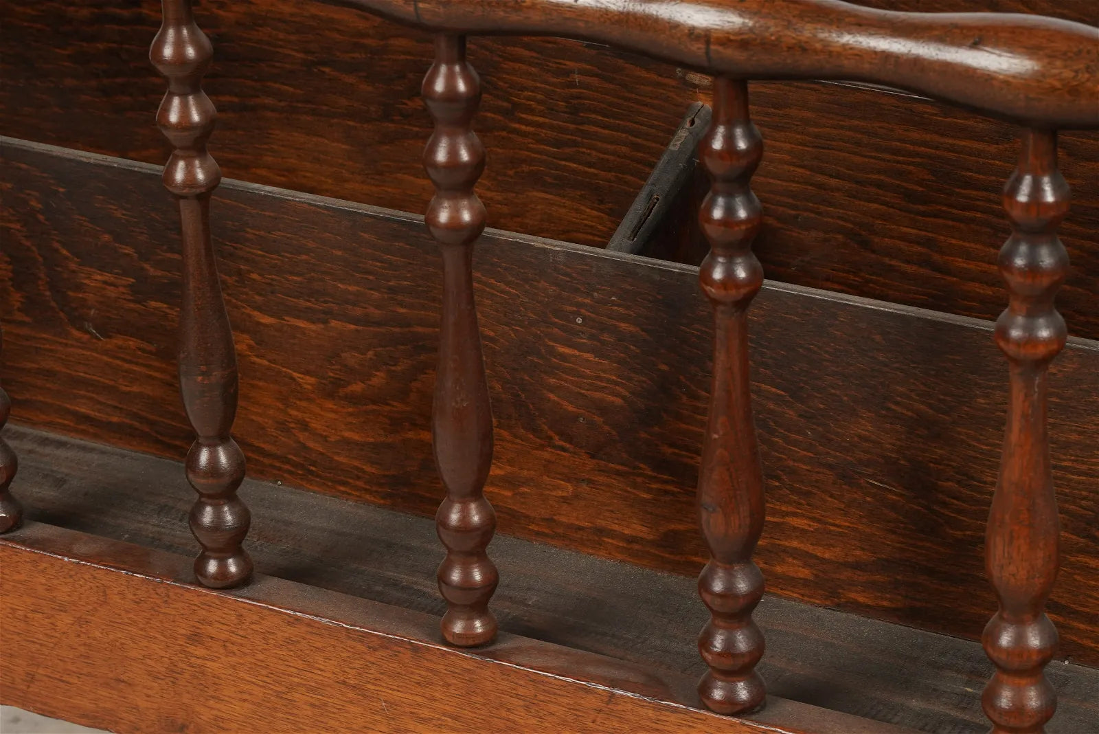 AF6-004: Antique Mid 19th American Victorian Mahogany Spool Child's Bed