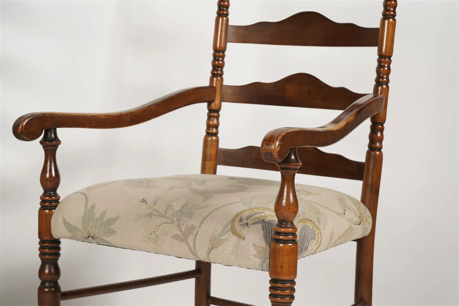 AF2-414: Pair of Late 20th C American Colonial Style Ladderback Armchairs W/ Upholstered Seat