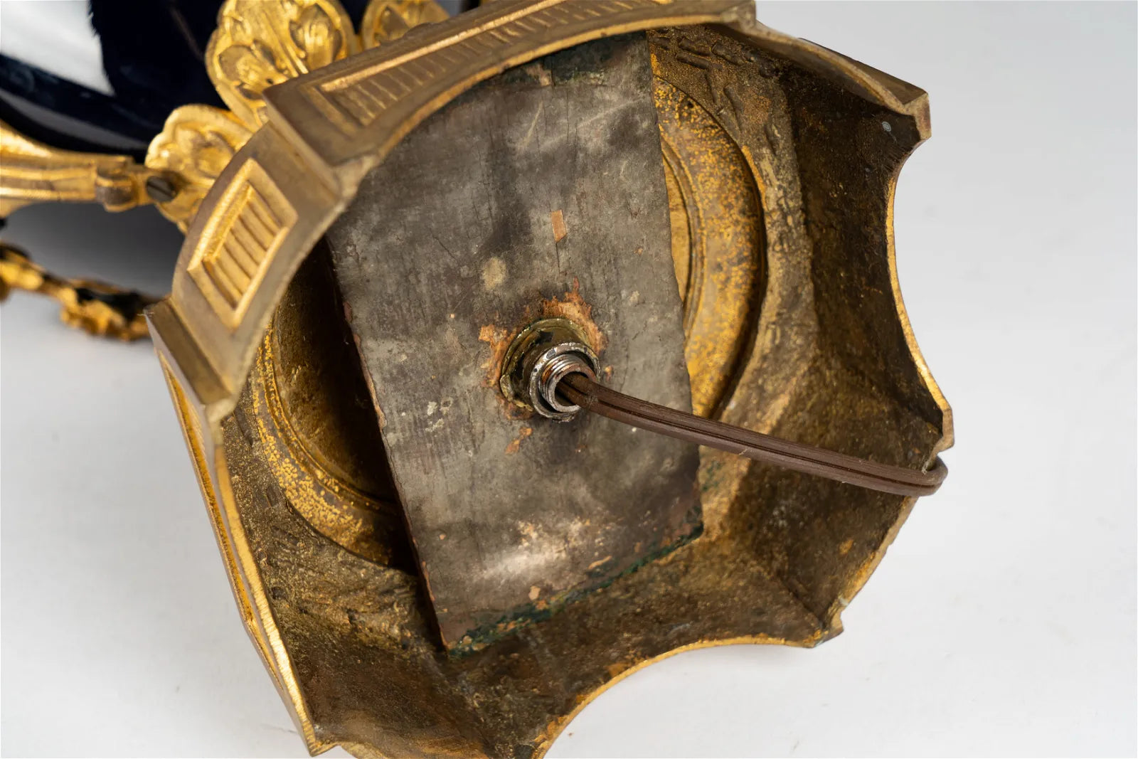 AL2-018: Antique Circa 1920 French Gilt Bronze Mounted Cobalt Blue Porcelain Urn Form Table Lamp