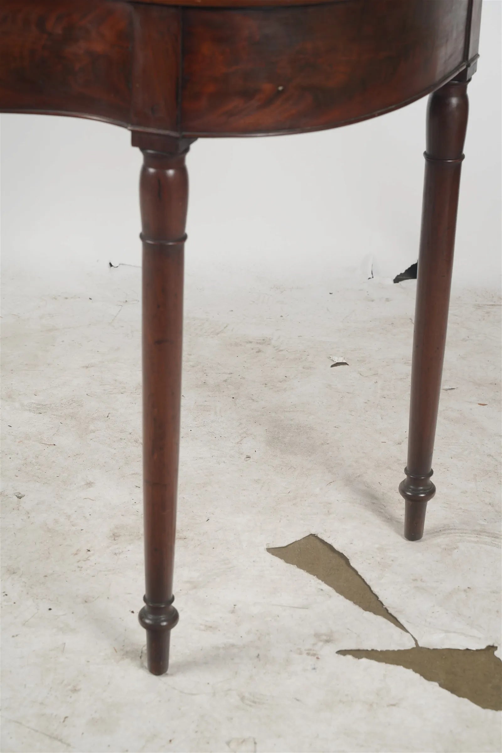 AF1-142: Antique American Sheraton Mahogany Serpentine Flip Top Card Table, Boston Circa 1800