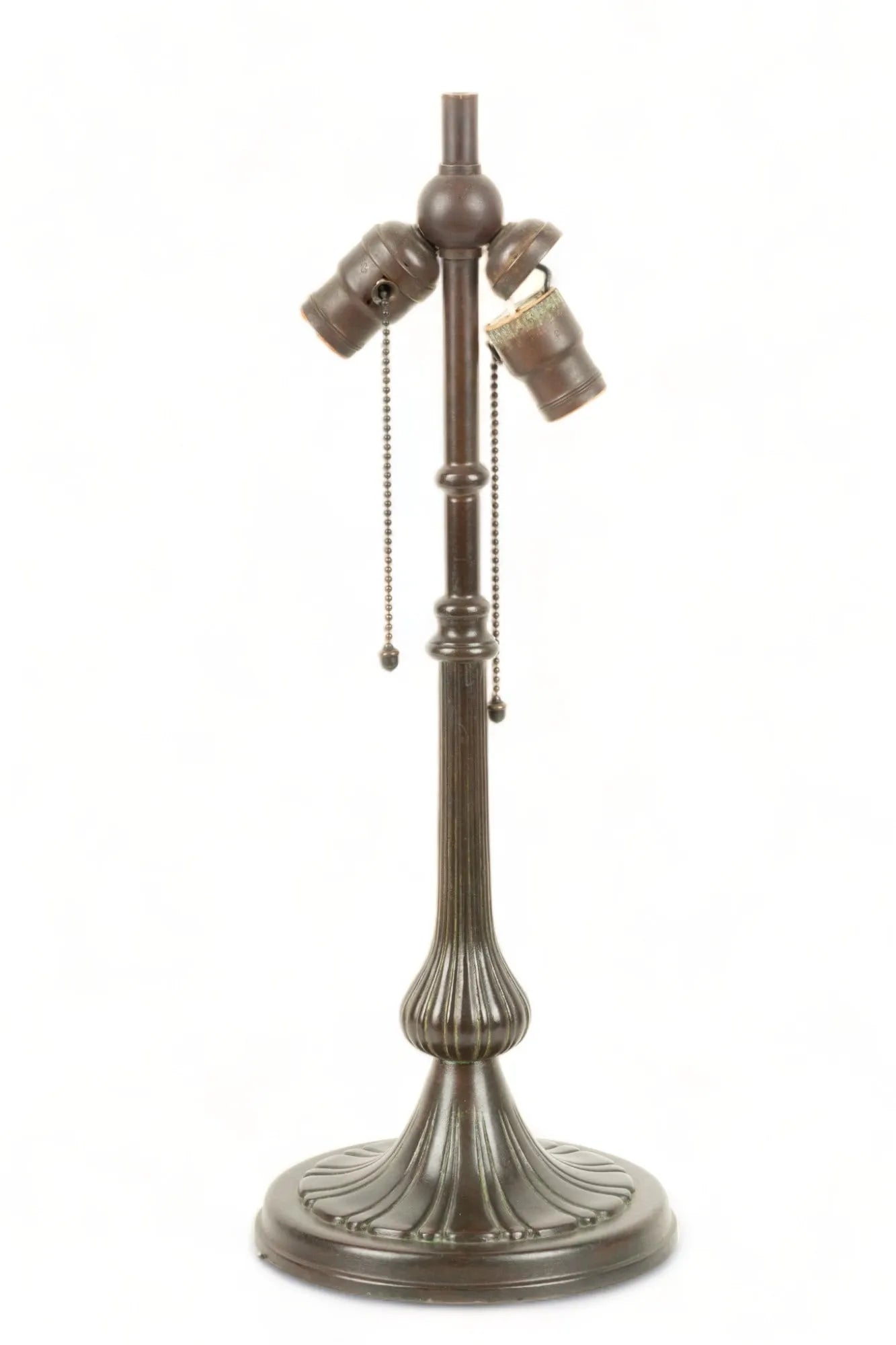 AL2-030: Handel Mosserine Arts & Crafts Lamp With Green Chipped Ice Shade