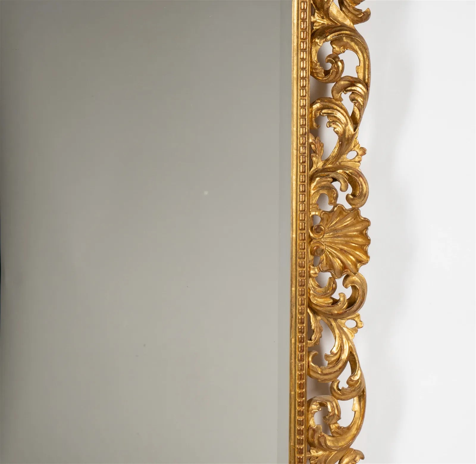 AF7-006: Late 20th Century Italian Baroque Carved Giltwood Wall Mirror