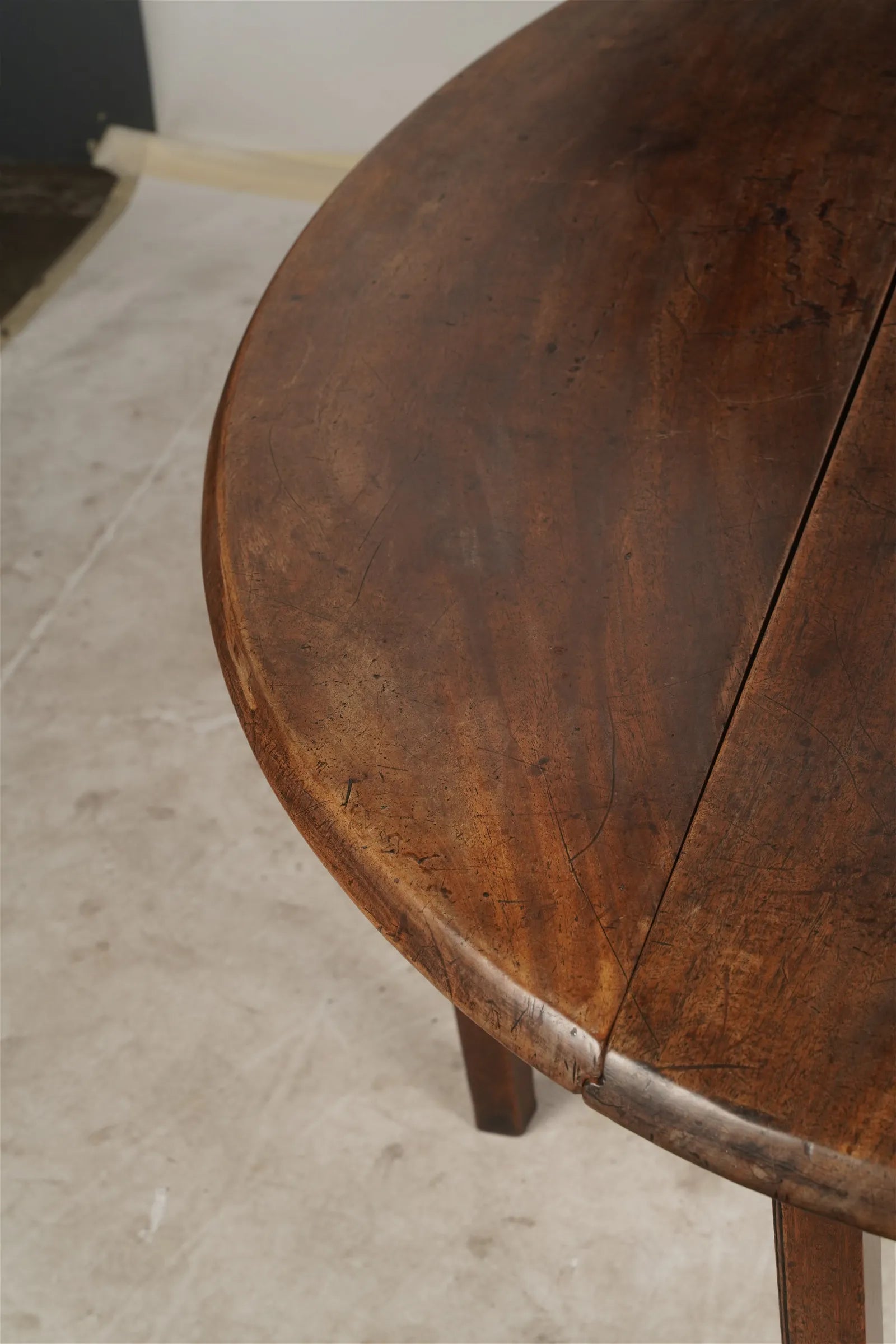 AF1-391: Antique Early 19th Century English Georgian Mahogany Drop Leaf Hunt Table