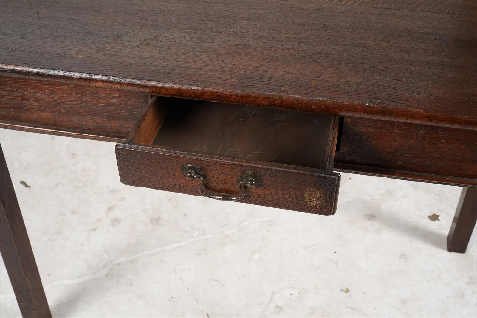 AF1-044: Late 18th Century English Georgian Oak Flip Top Table