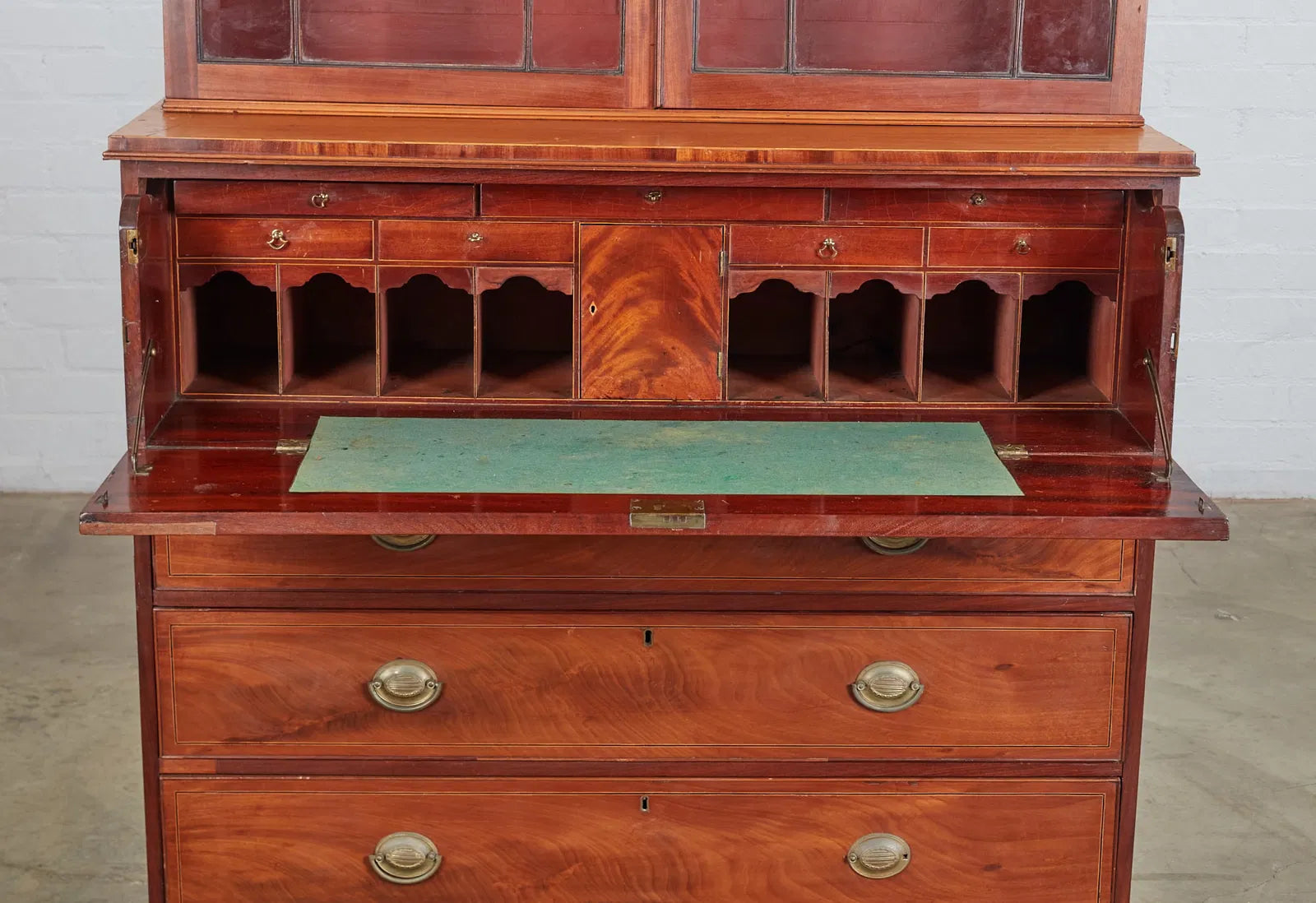 AF5-023: Early 19th Century American Federal Inlaid Mahogany Secretary Bookcase