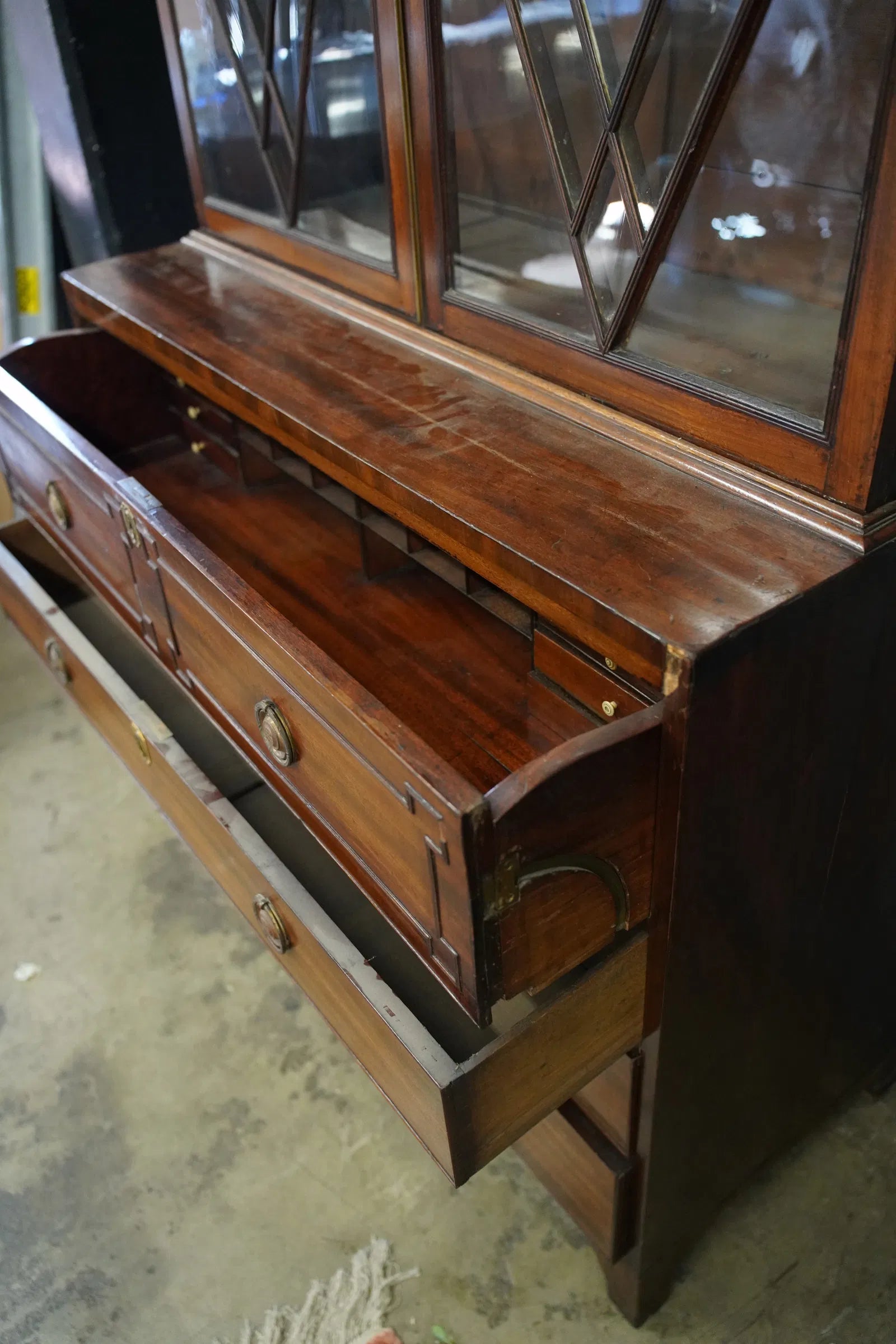 AF5-392: Early 19th Century English Regency Mahogany Secretary Bookcase