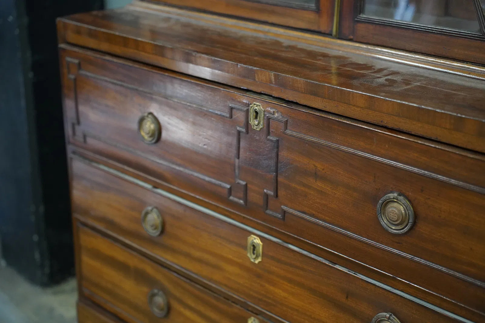 AF5-392: Early 19th Century English Regency Mahogany Secretary Bookcase