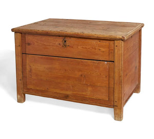 AF4-031: Early 19th Century American Pine Blanket Chest