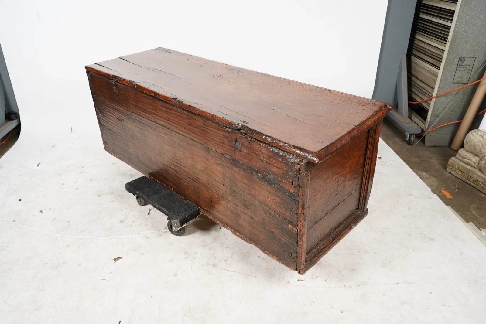 AF4-028: Early 18th Century Spanish Baroque Carved Walnut Coffer