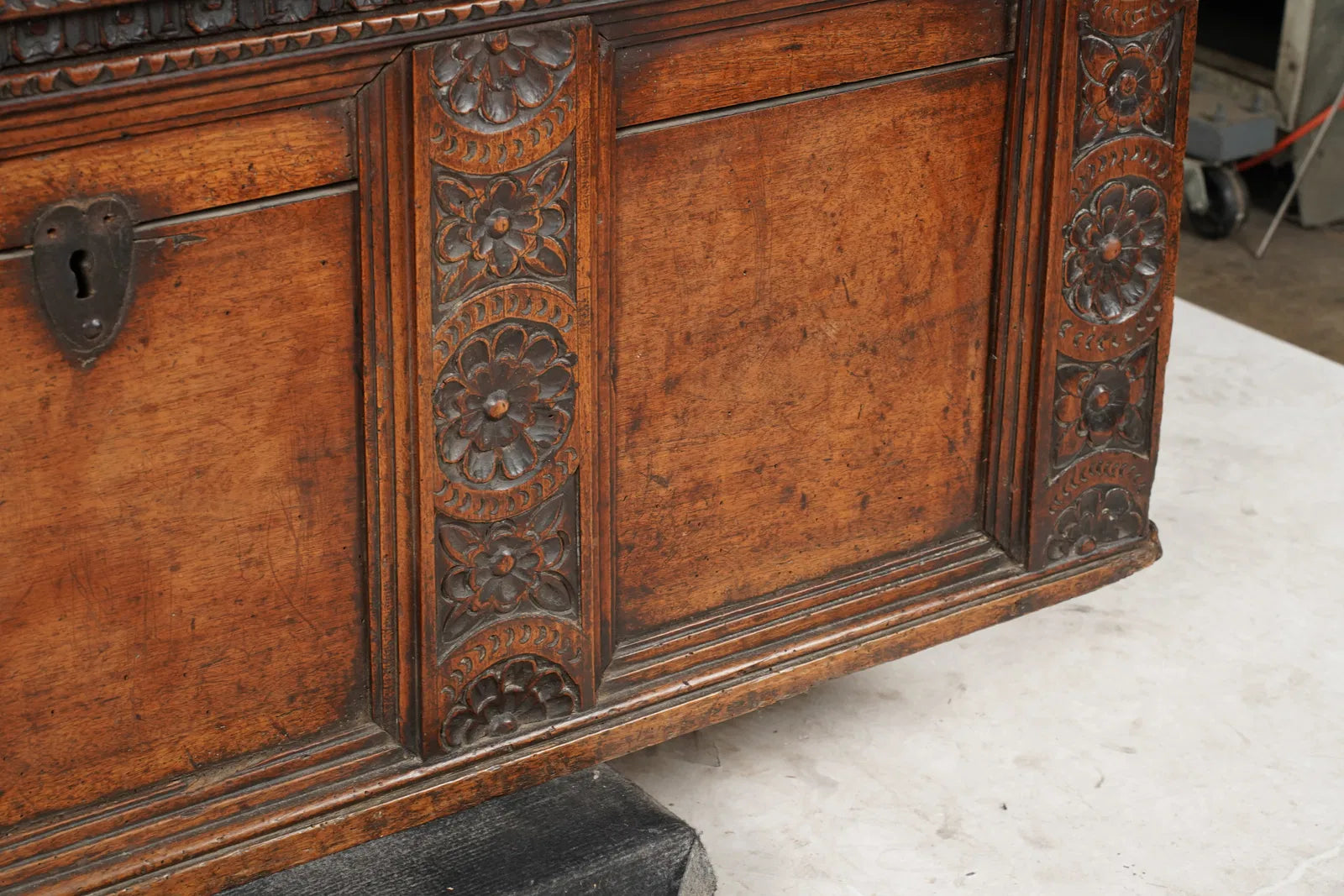 AF4-028: Early 18th Century Spanish Baroque Carved Walnut Coffer