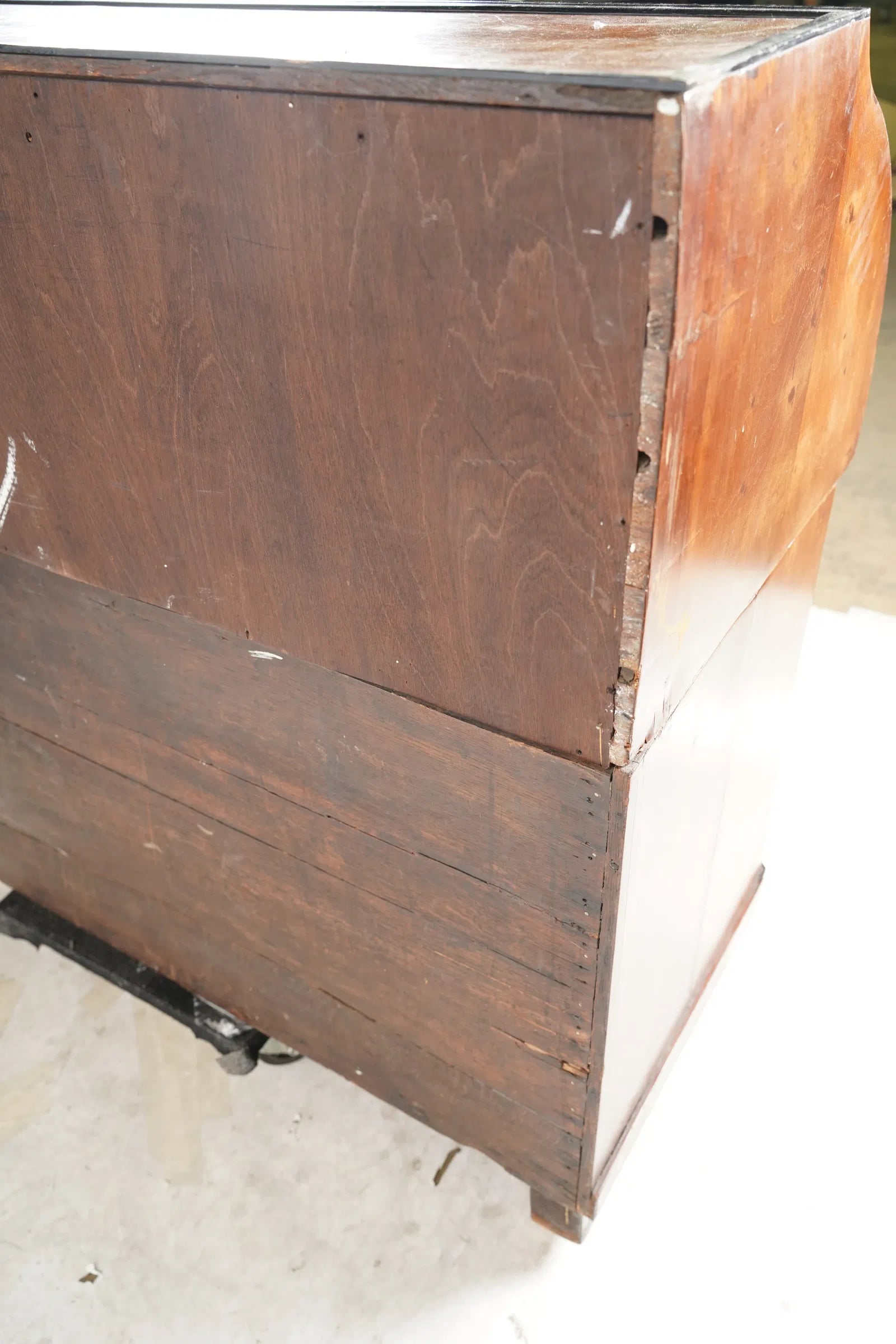 AF5-024: Antique Circa 1815 French Bourbon Restoration Flame Mahogany Cylinder Desk