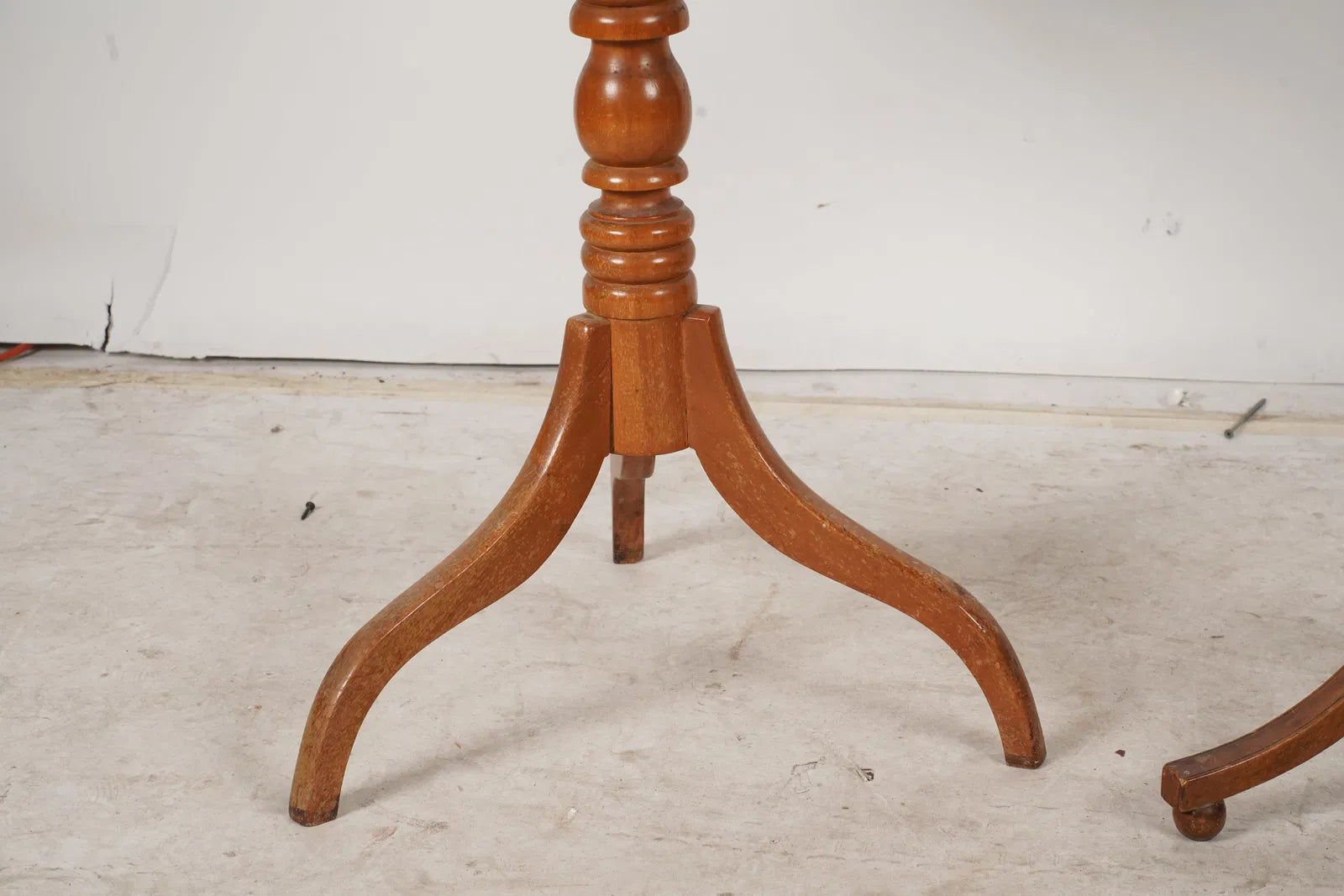 AF1-051: Antique 18th Century American Federal Fruitwood Candle Stand