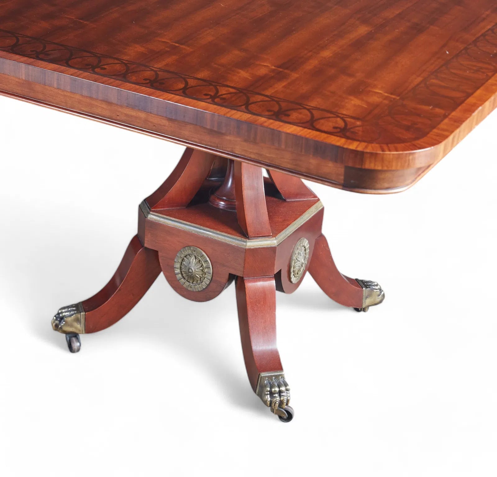 AF1-057: John Widdicomb Neoclassical Pedestal Inlaid Mahogany Extension Dining Table 20th Century