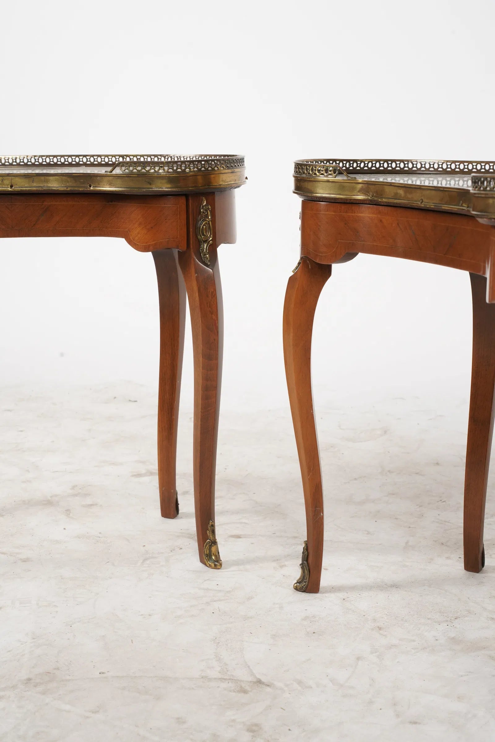 AF1-054: Pair of Mid 20th Century Marble Top Louis XV Kidney Shaped Side Tables