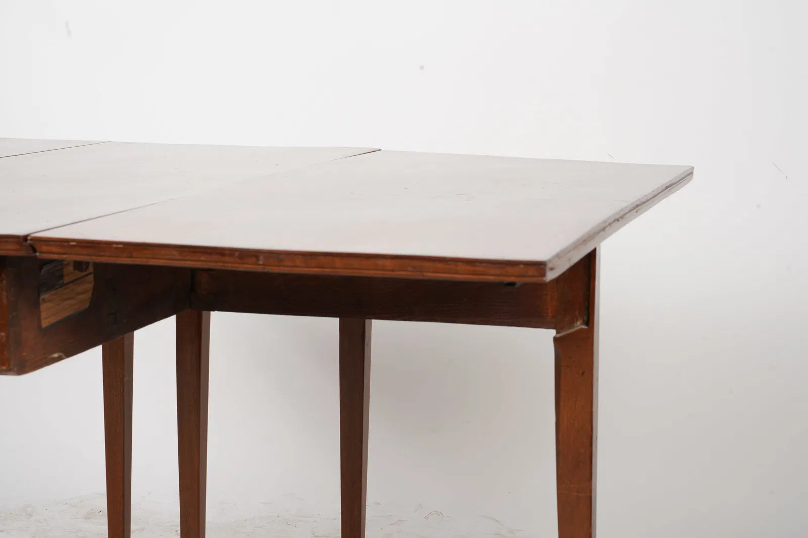 AF1-055: Rare Antique American Federal Plum Pudding Mahogany Banquet Table Circa 1800