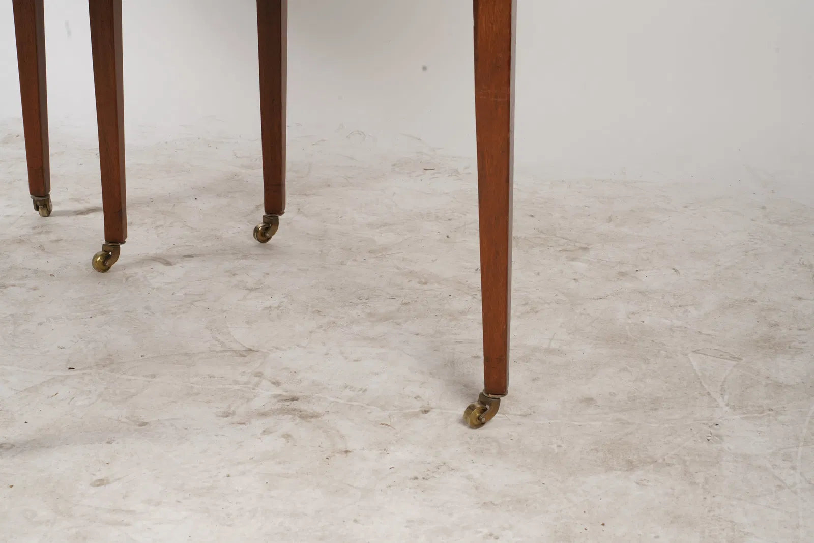 AF1-055: Rare Antique American Federal Plum Pudding Mahogany Banquet Table Circa 1800