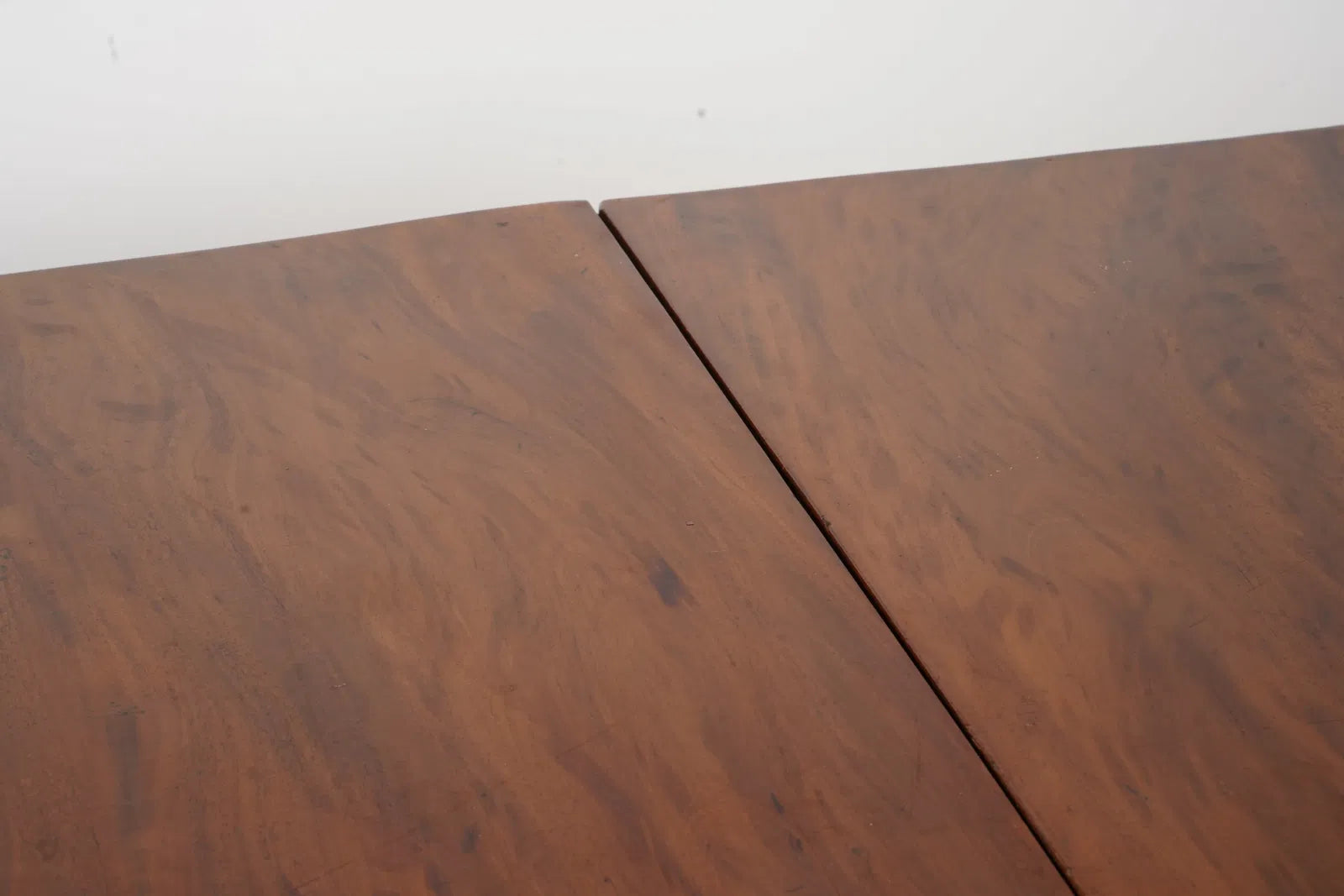 AF1-055: Rare Antique American Federal Plum Pudding Mahogany Banquet Table Circa 1800